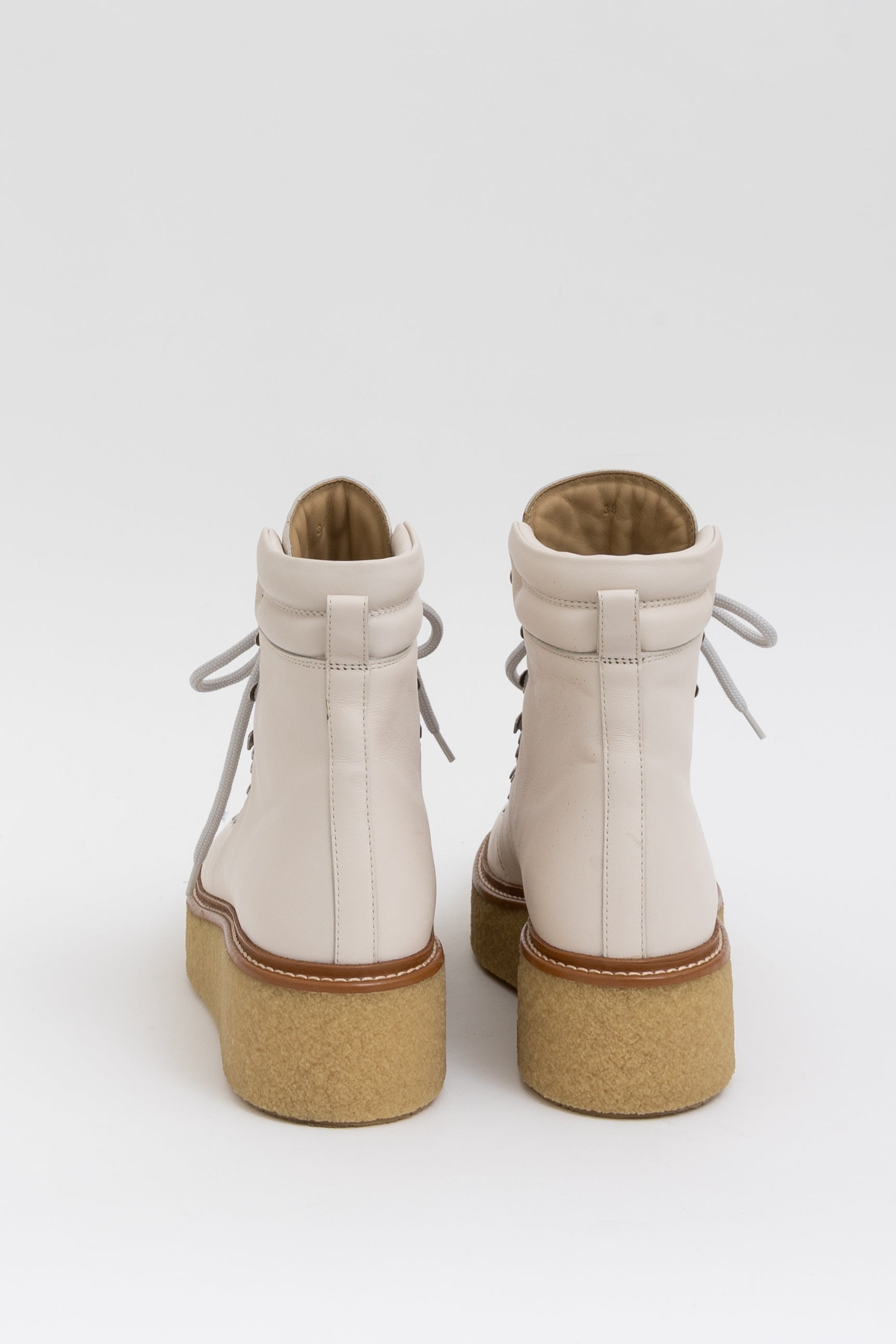 Discovery Boots
