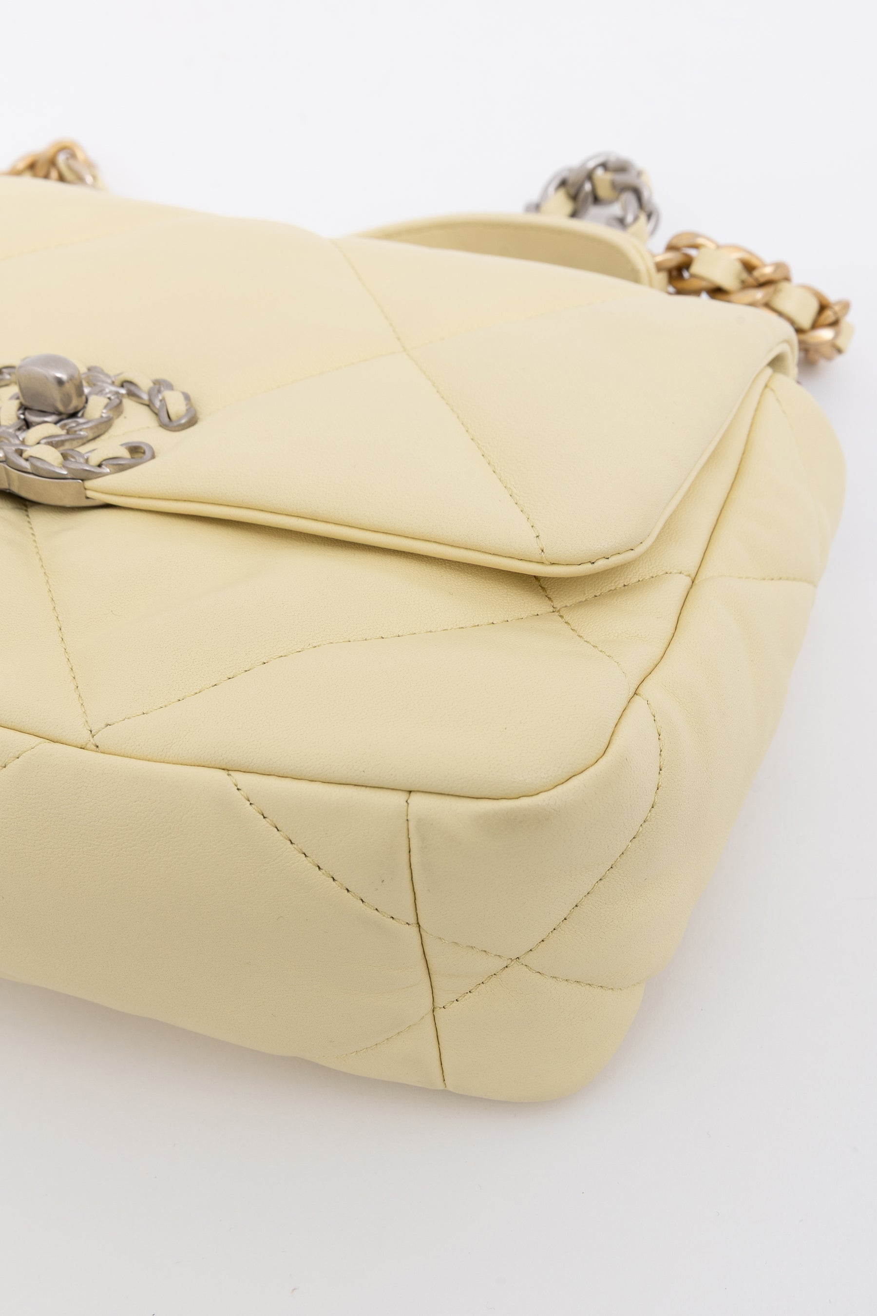 Medium 19 Bag