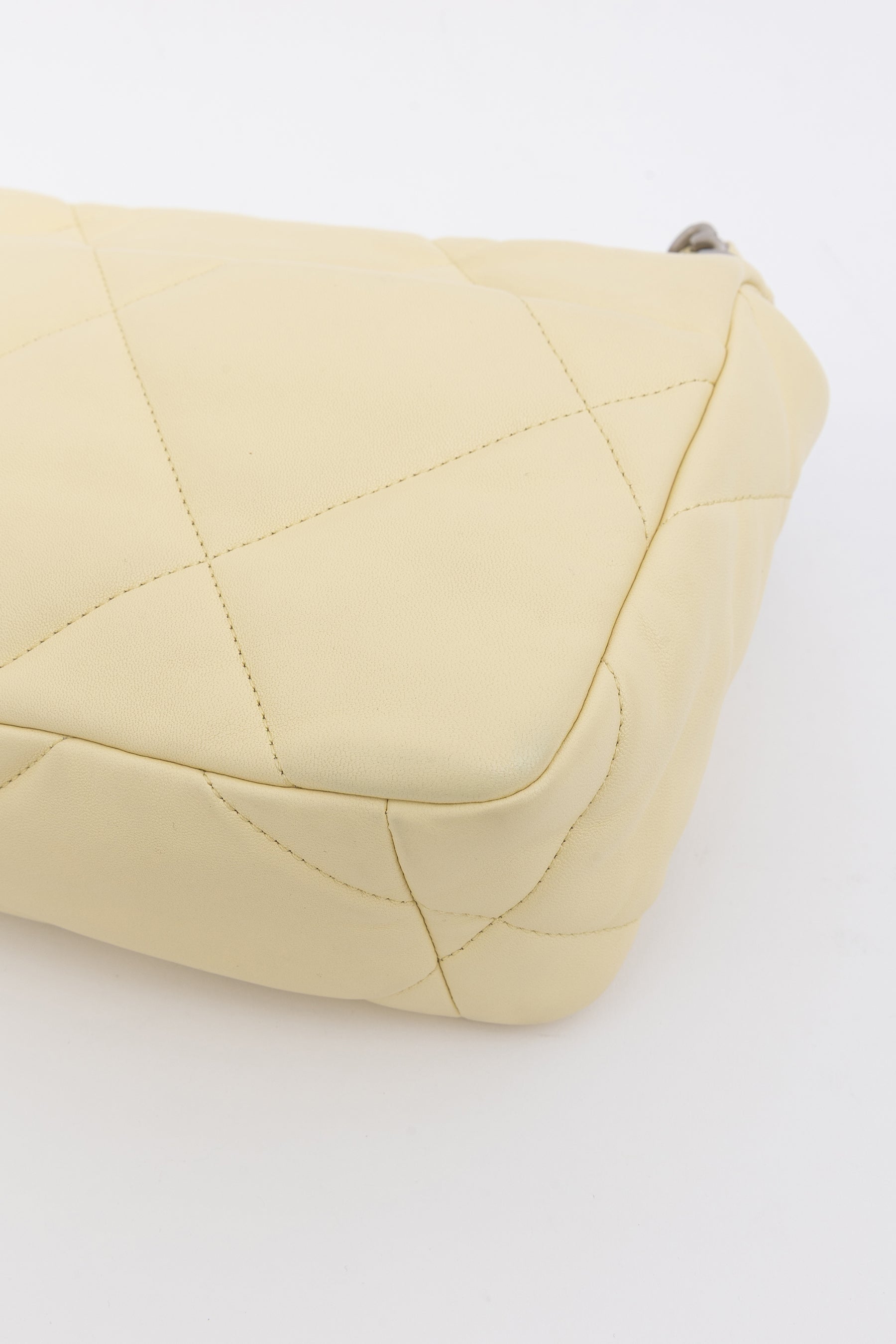 Medium 19 Bag