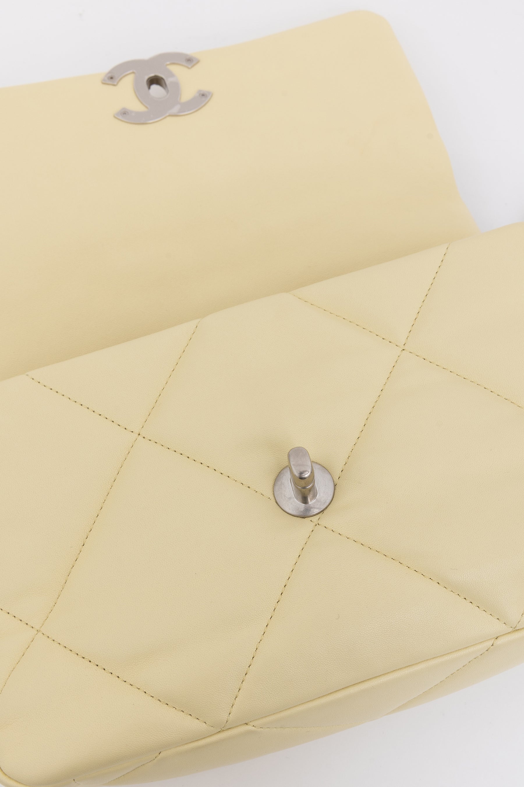 Medium 19 Bag