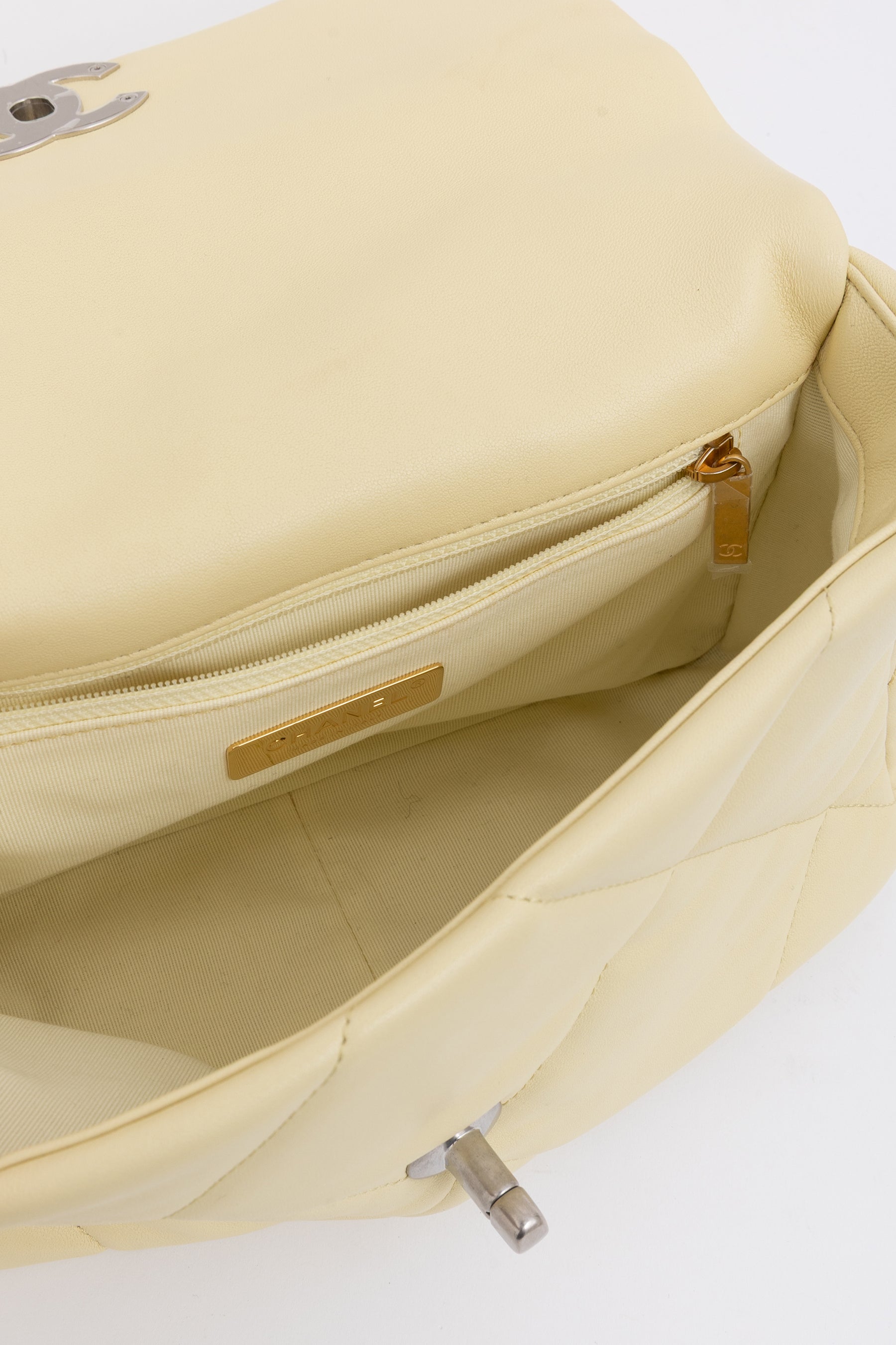 Medium 19 Bag