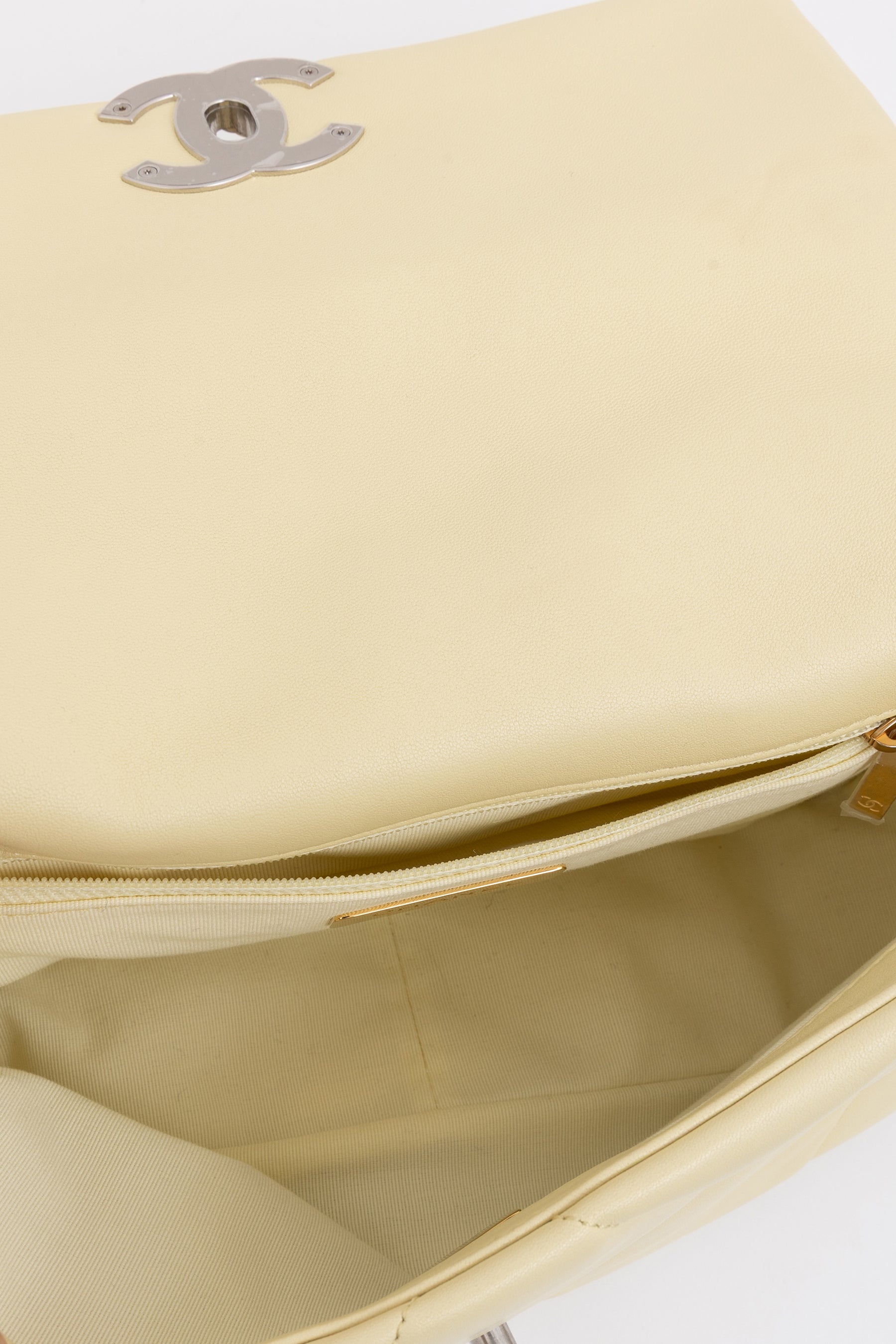 Medium 19 Bag