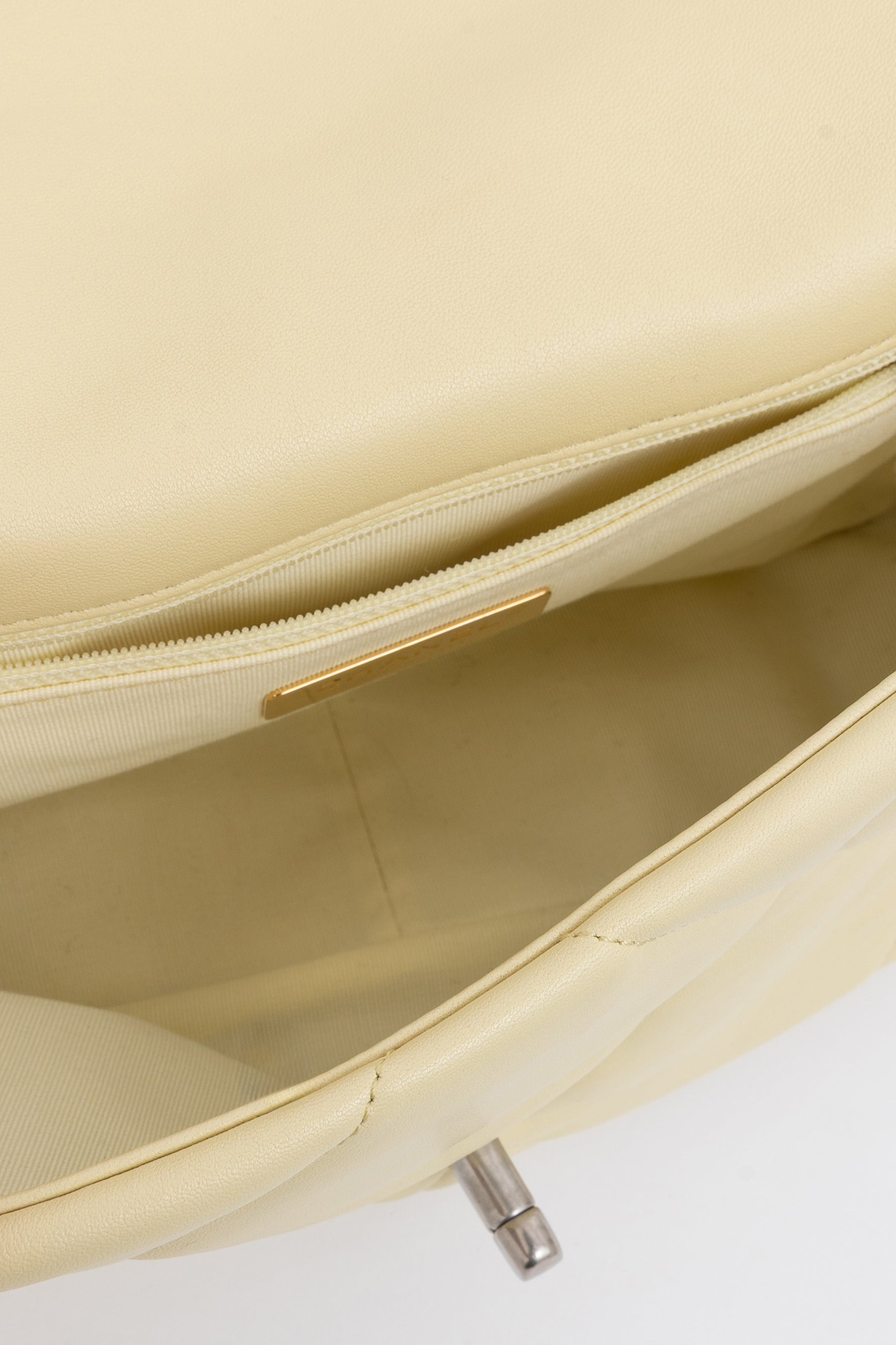 Medium 19 Bag