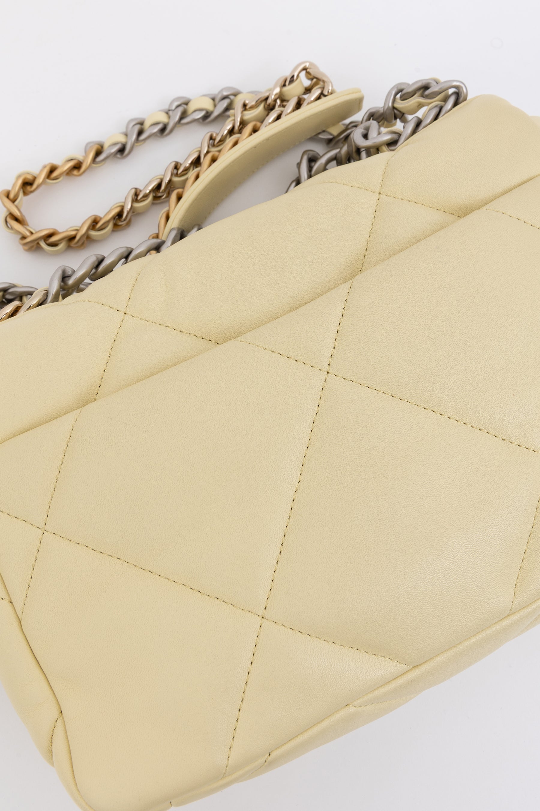 Medium 19 Bag