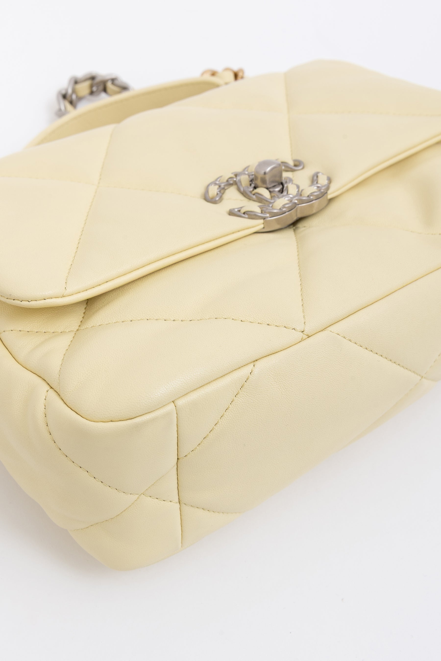 Medium 19 Bag