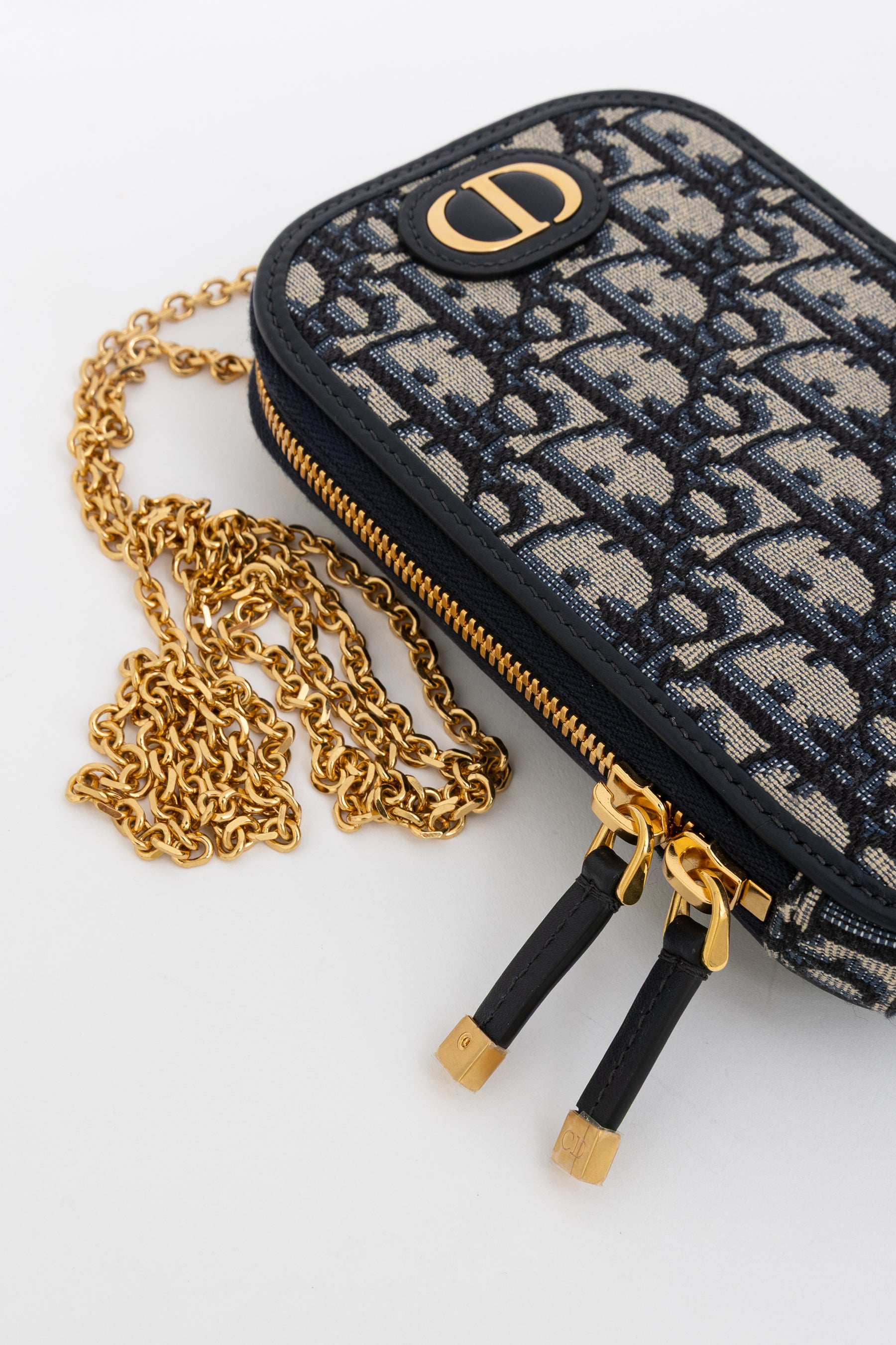 30 Montaigne Call'in Dior Phone Holder
