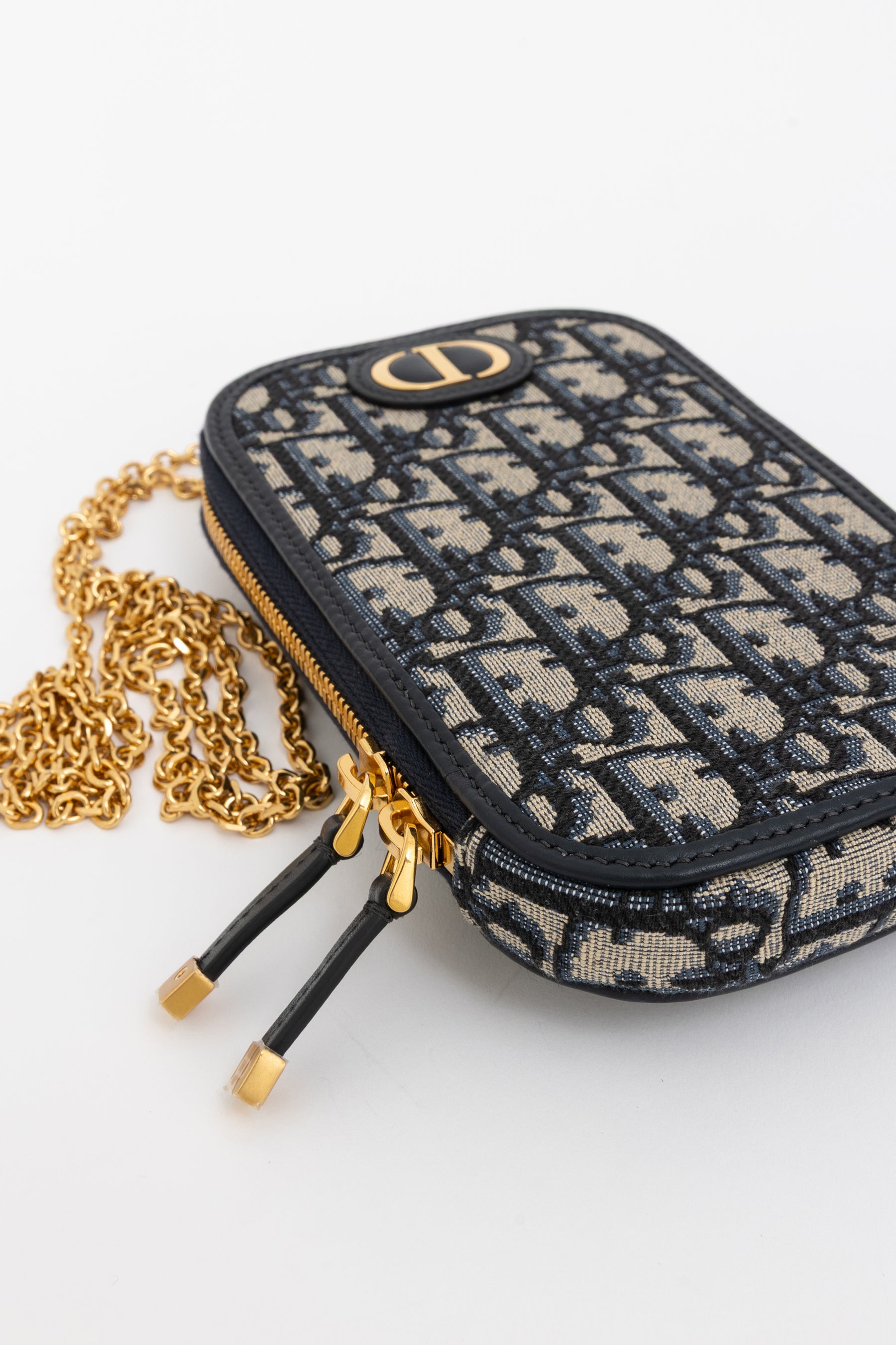 30 Montaigne Call'in Dior Phone Holder