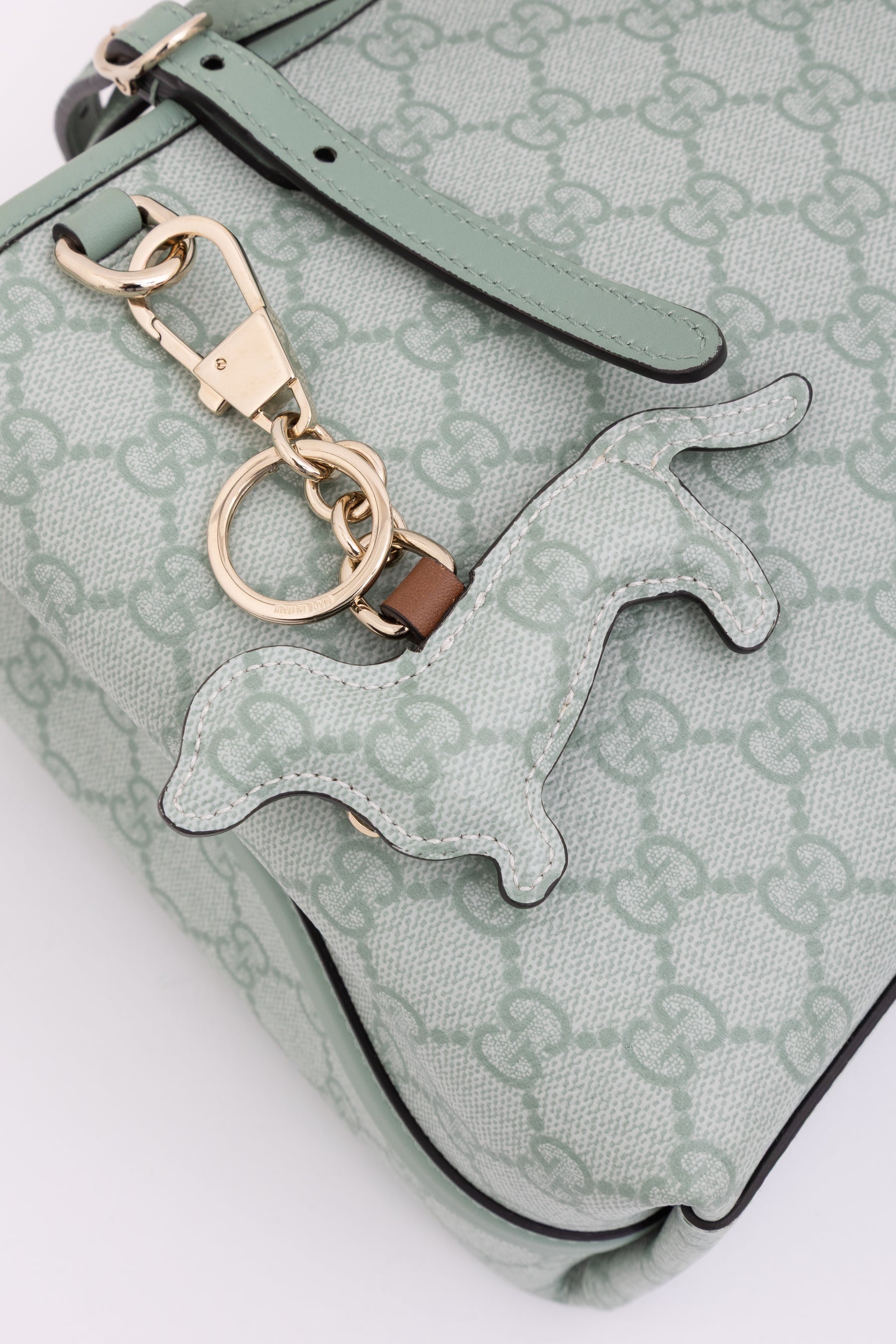 GG Emblem Medium Tote Bag