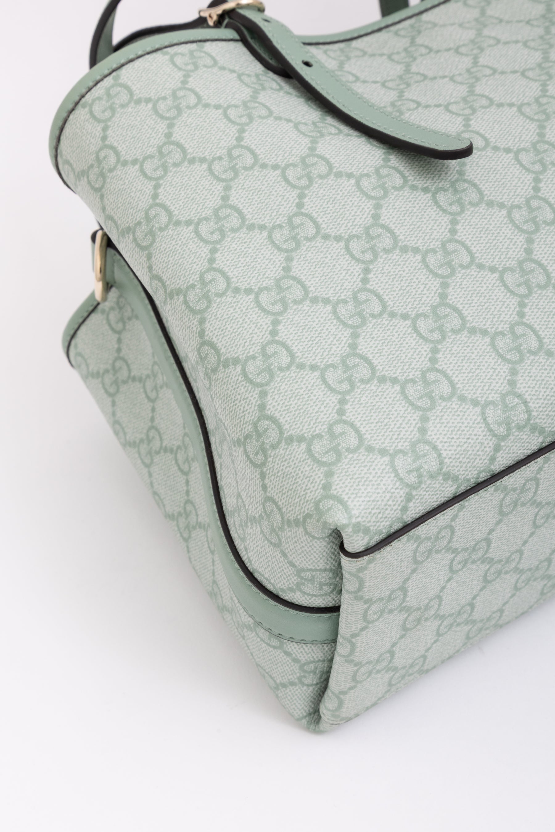 GG Emblem Medium Tote Bag