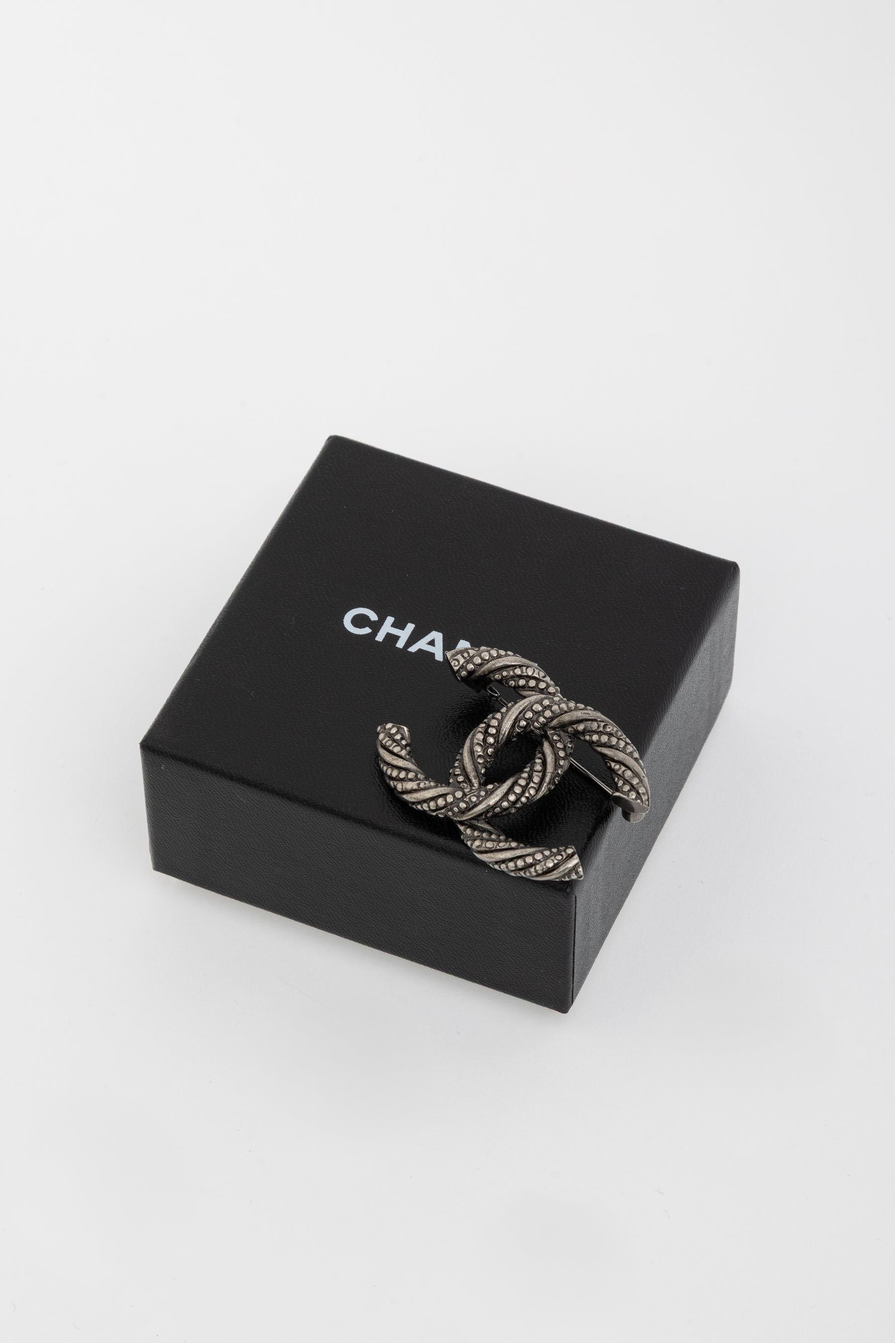 Ruthenium Twisted Rope CC Brooch