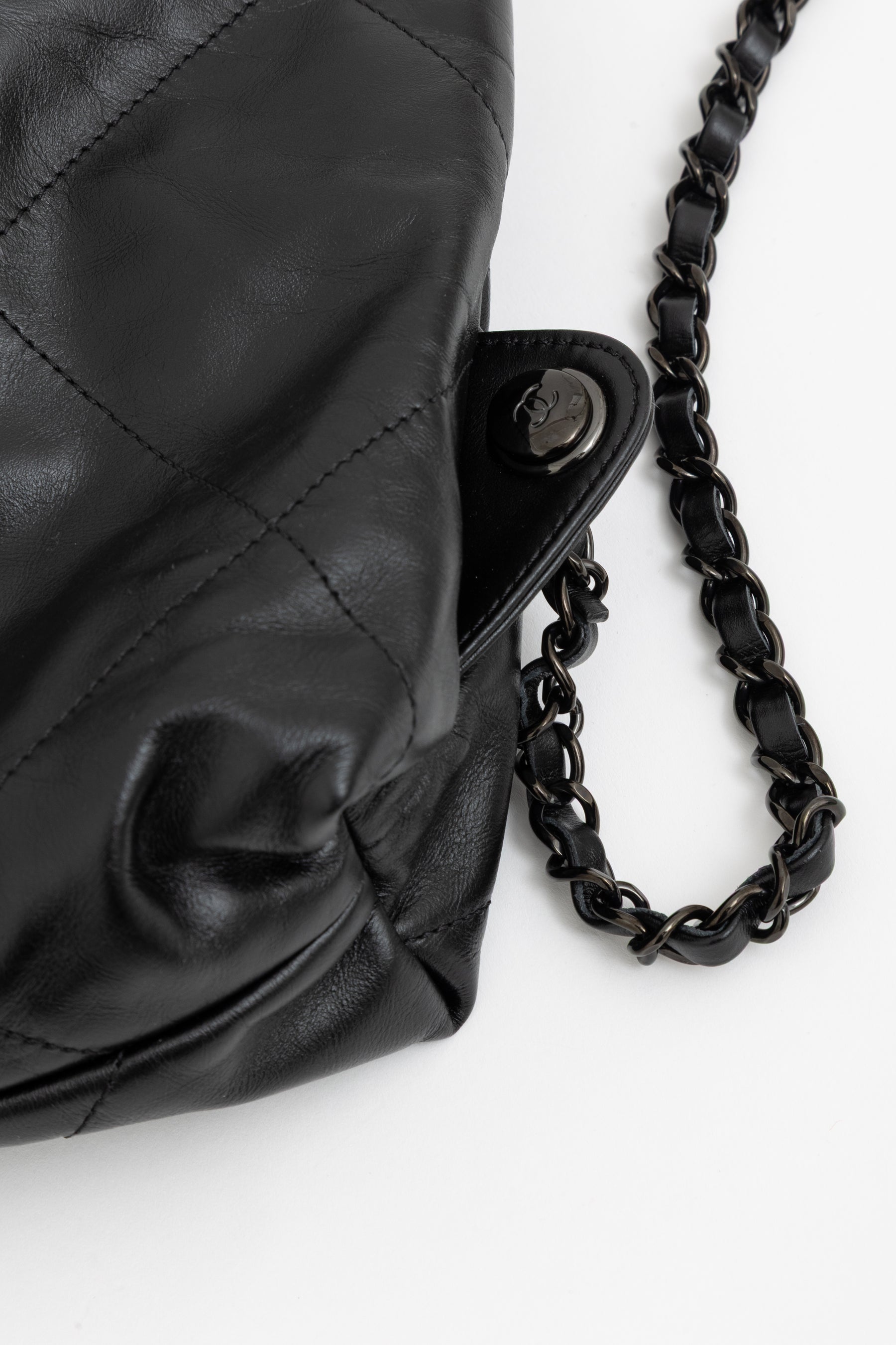 So Black 22 Backpack