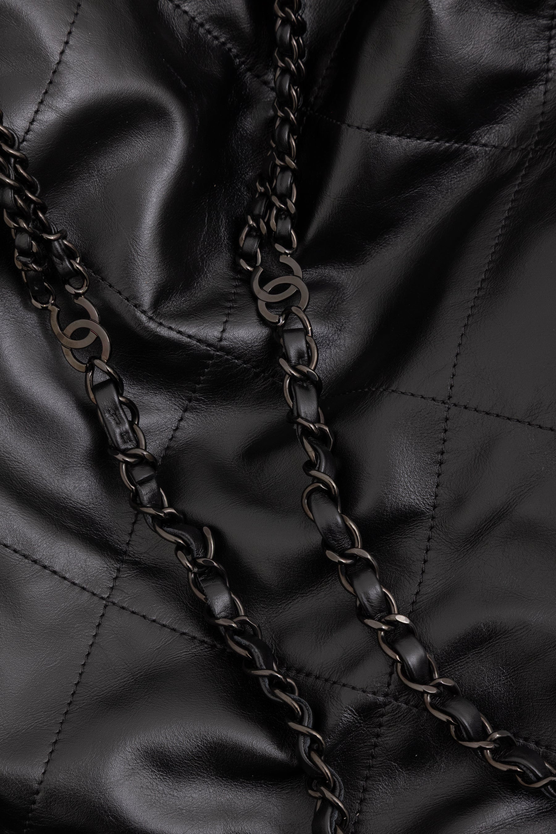 So Black 22 Backpack