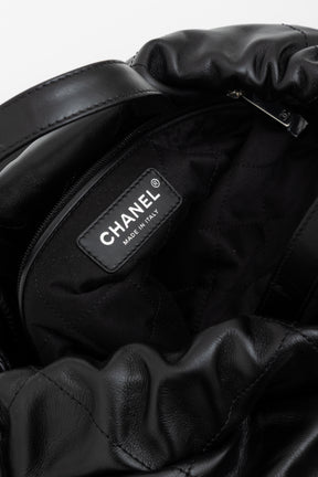 So Black 22 Backpack