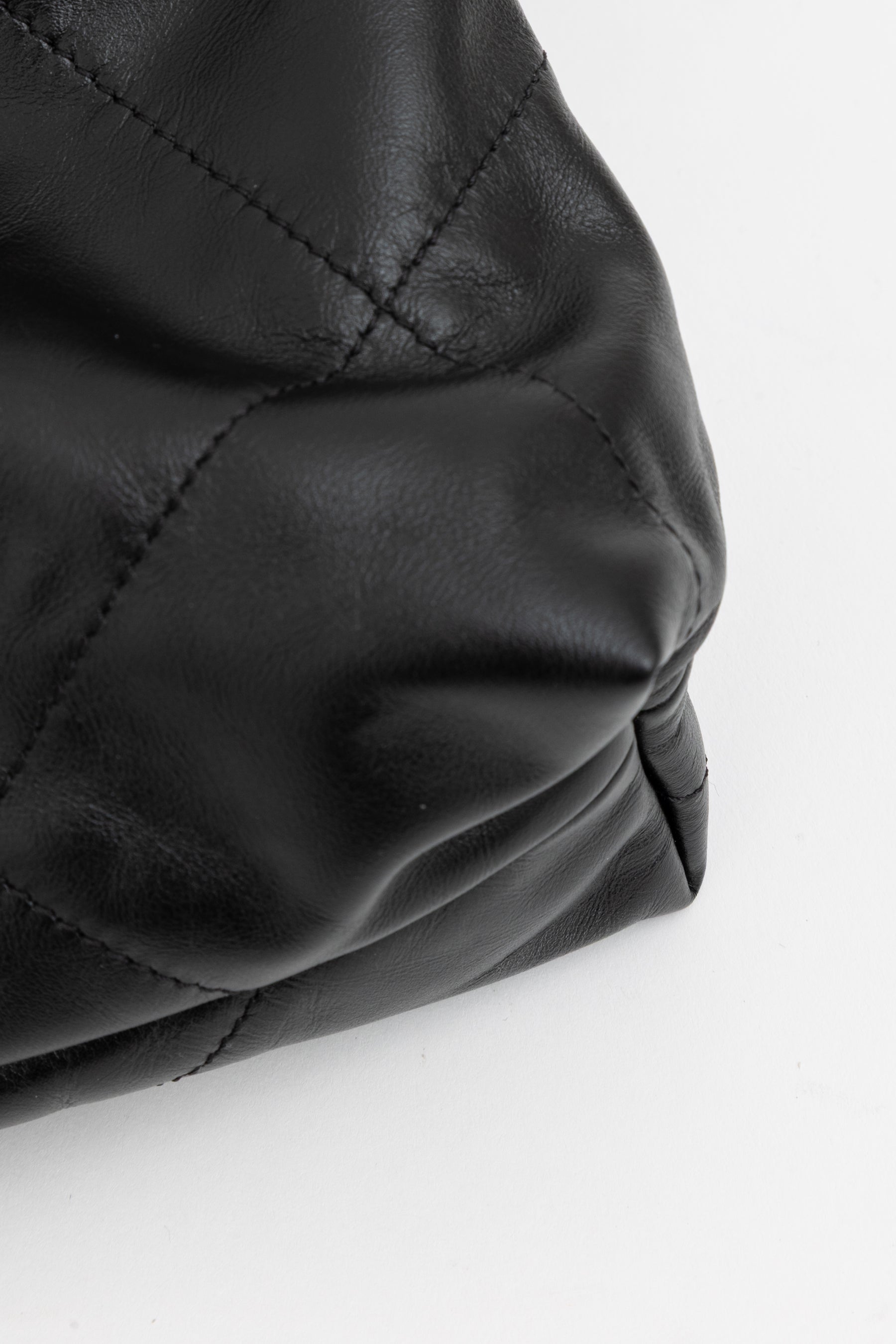 So Black 22 Backpack