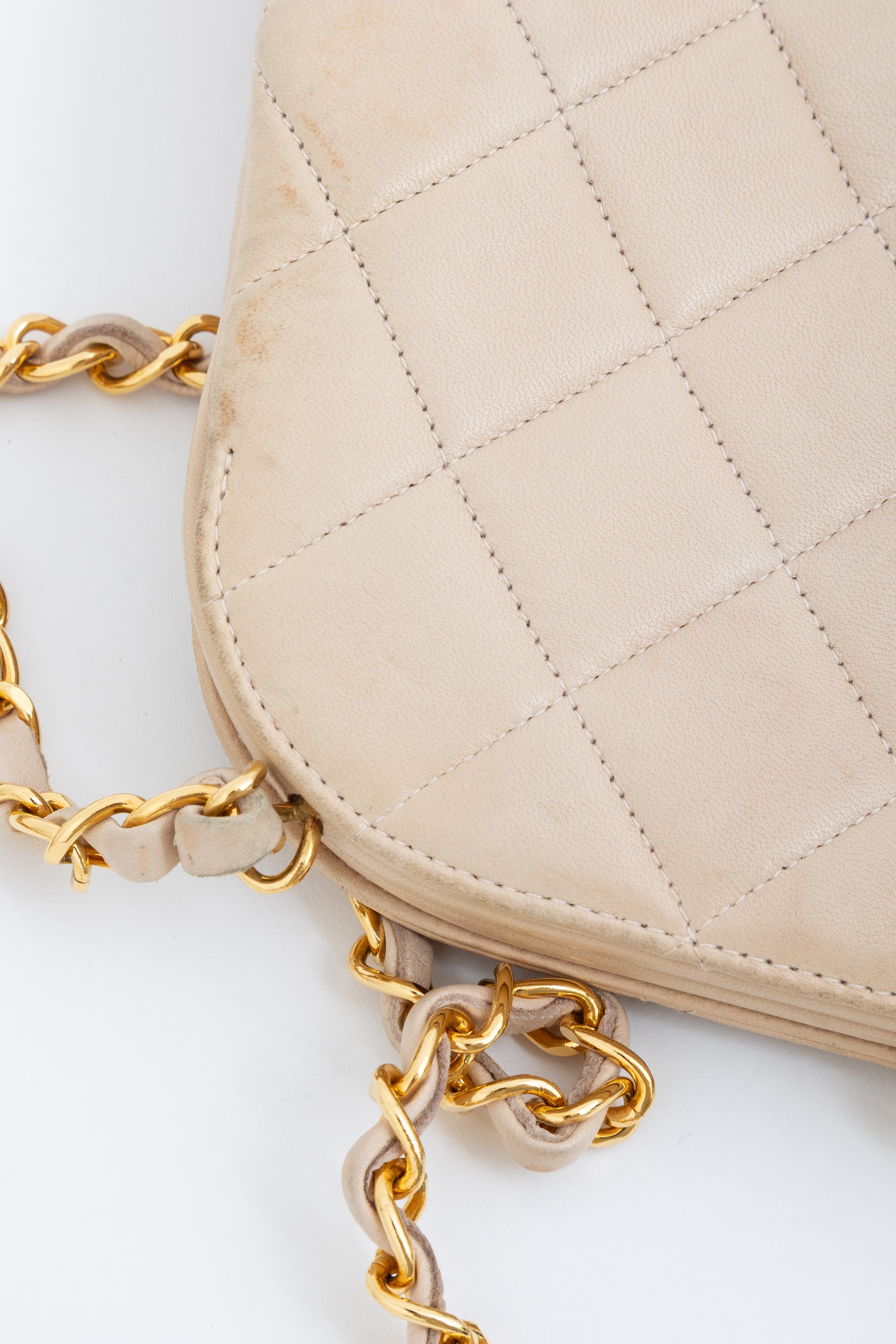 Kisslock Shoulder Bag
