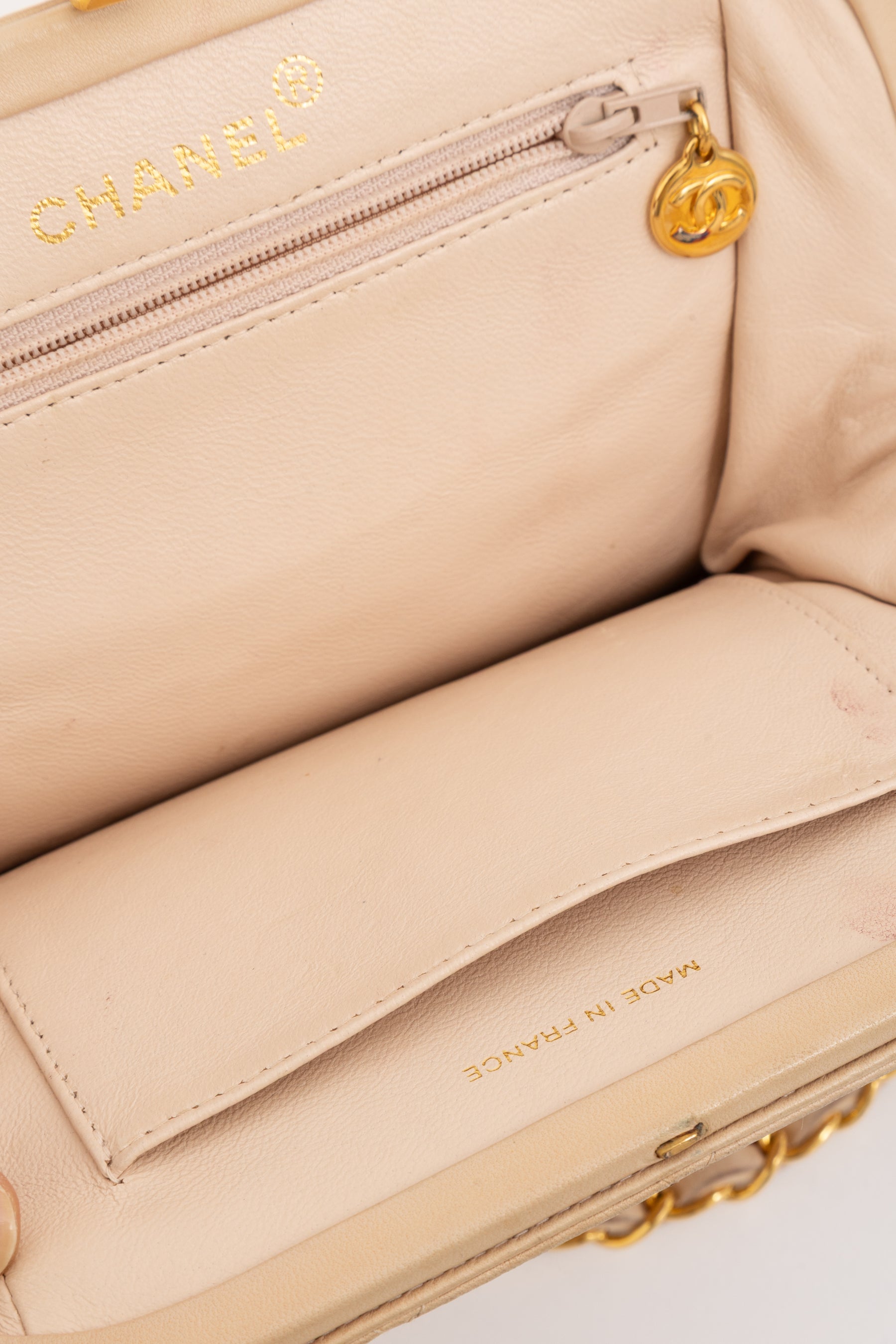 Kisslock Shoulder Bag