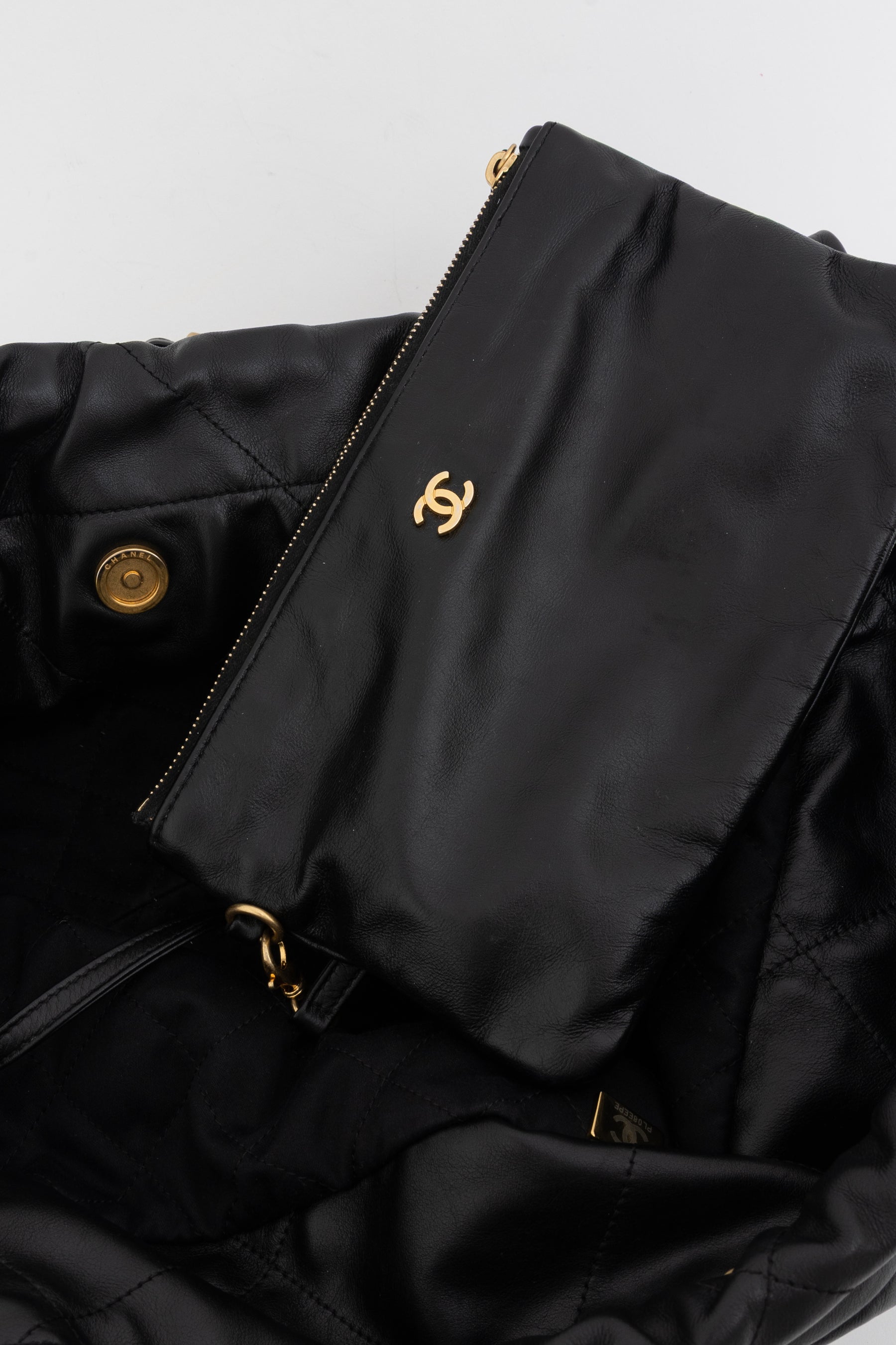 Medium 22 Handbag