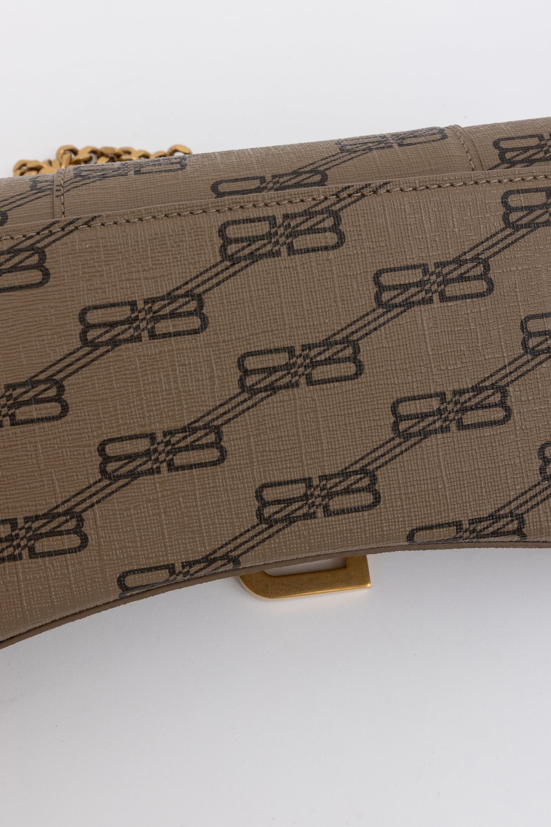 Hourglass BB Monogram Wallet on Chain
