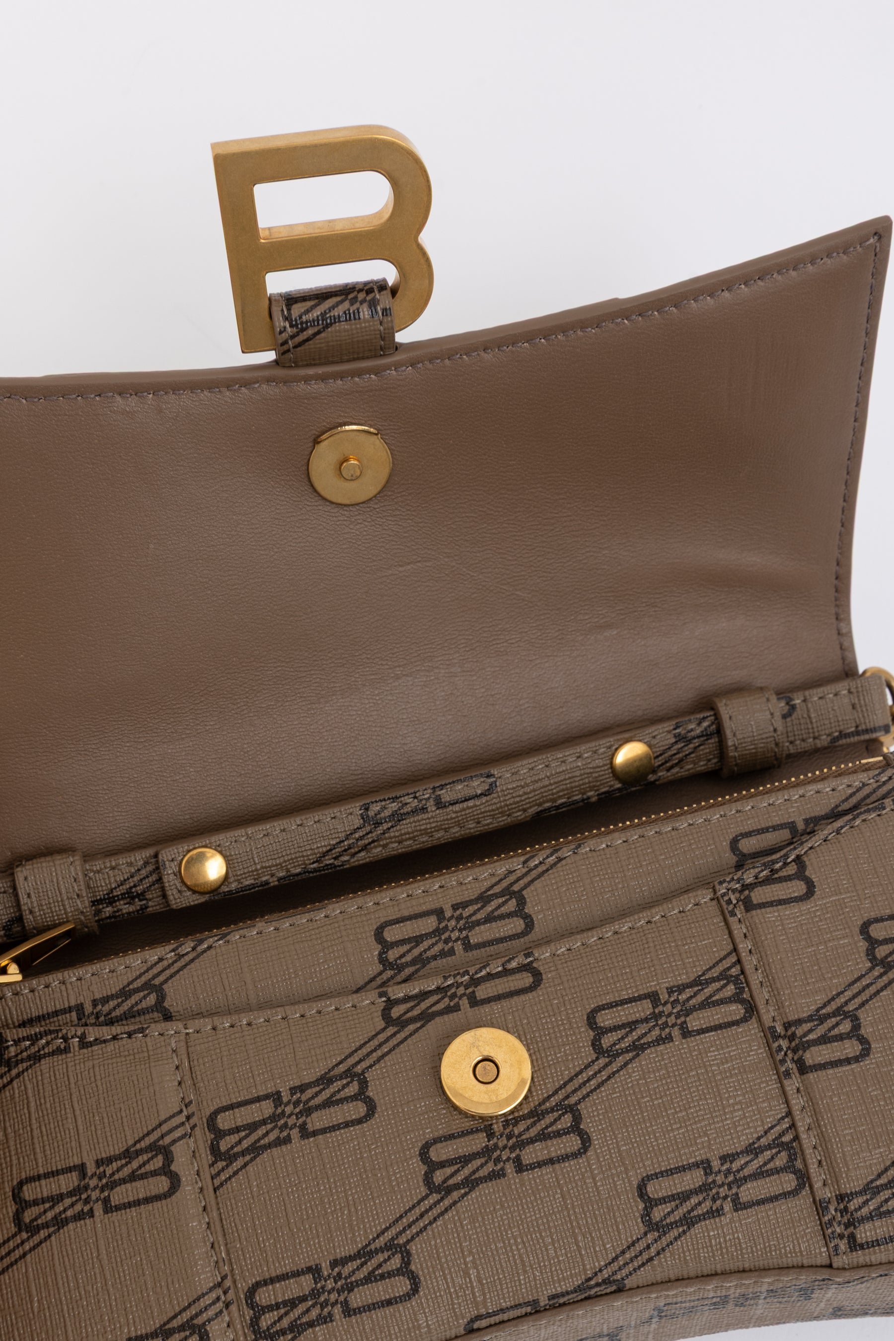 Hourglass BB Monogram Wallet on Chain