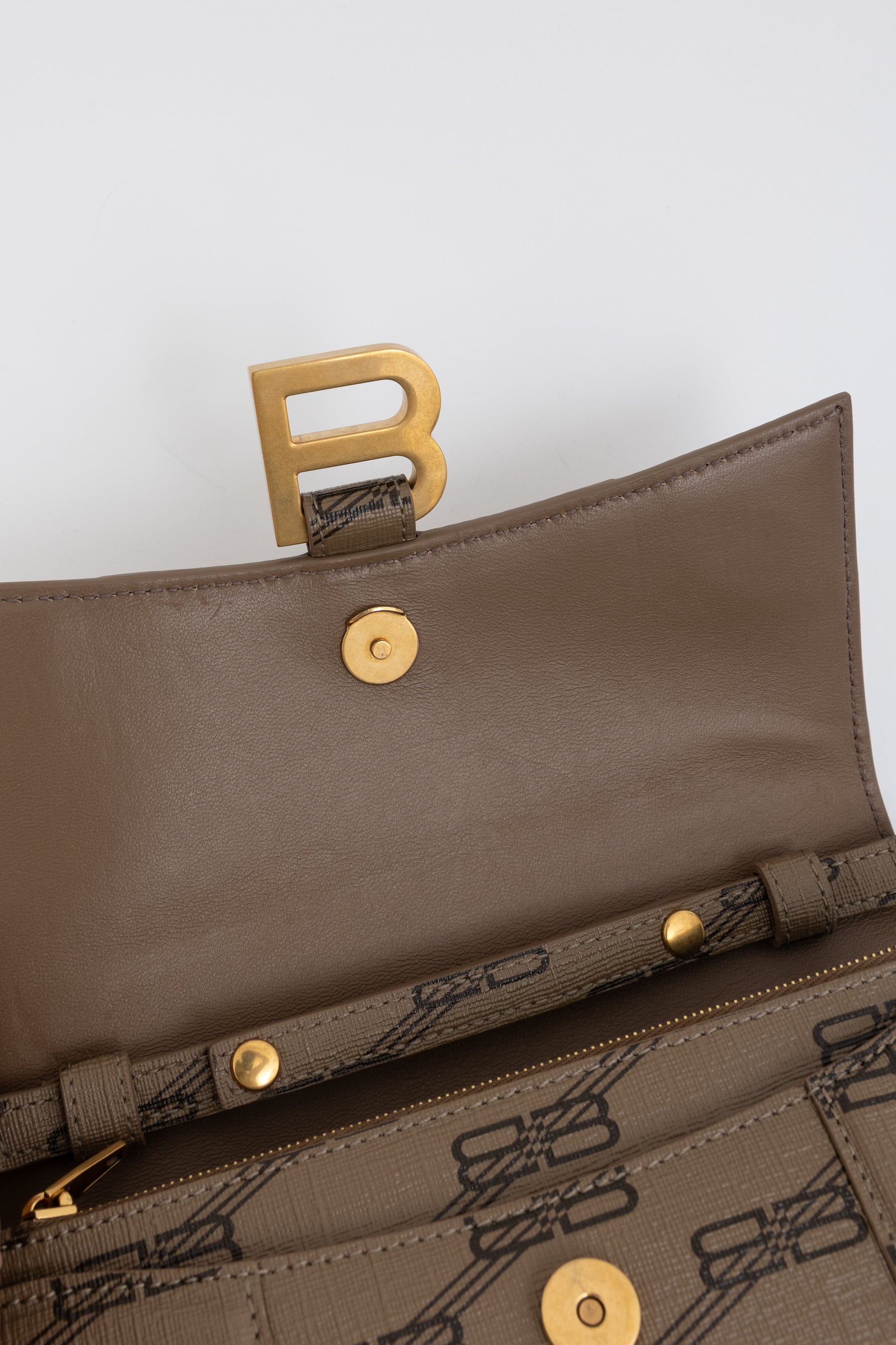 Hourglass BB Monogram Wallet on Chain