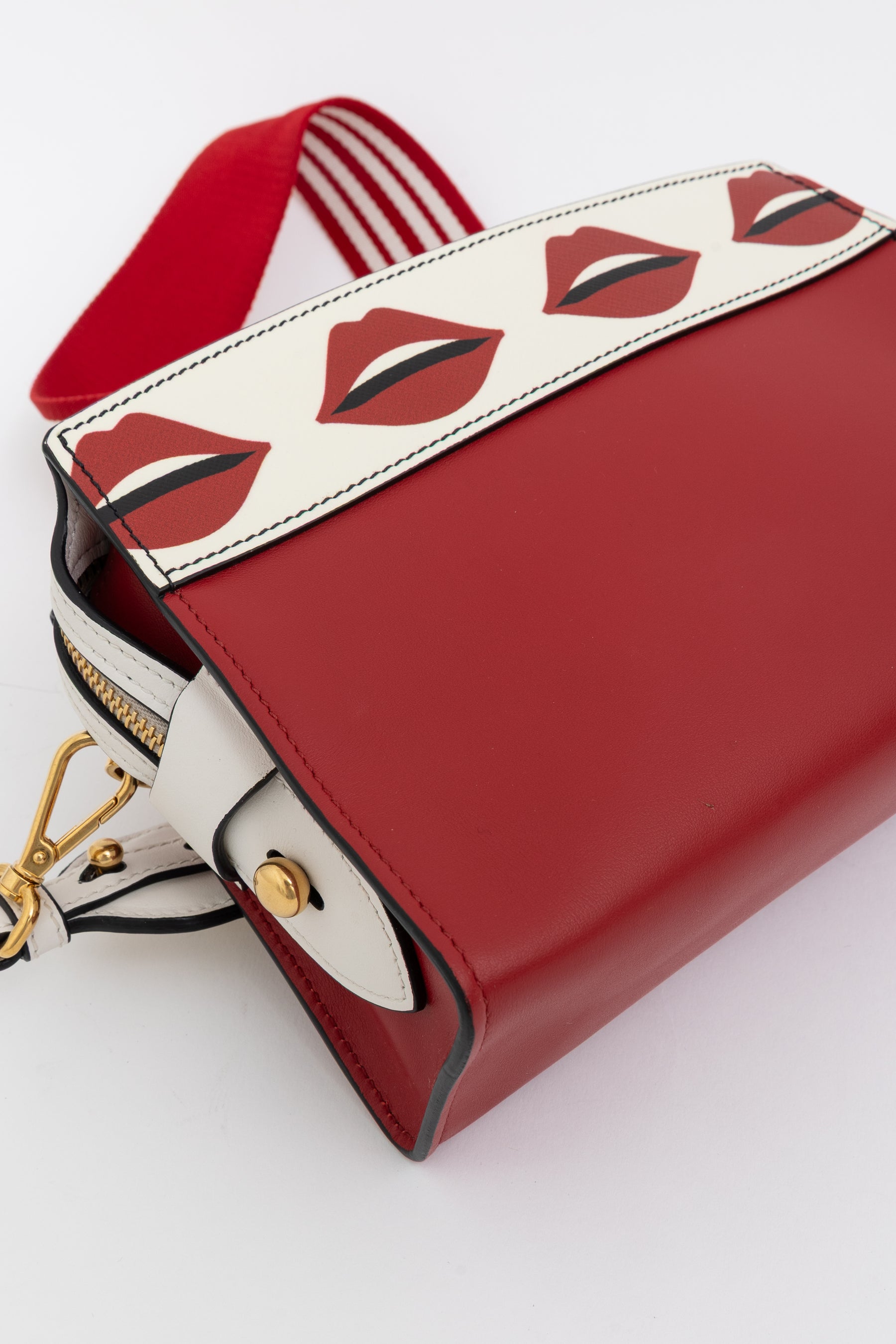 Lip Print Esplanade Shoulder Bag