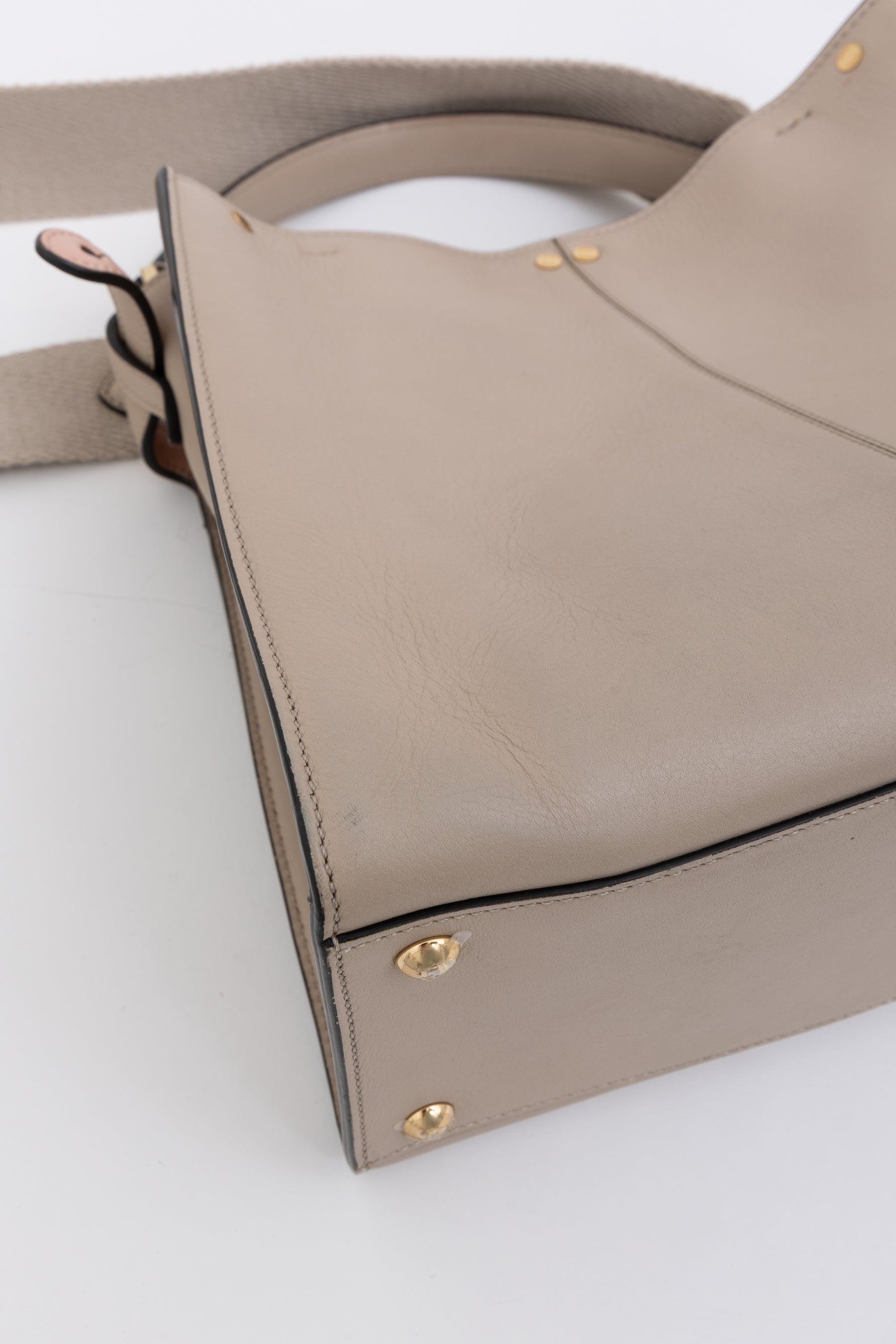 Medium Peekaboo X-Lite