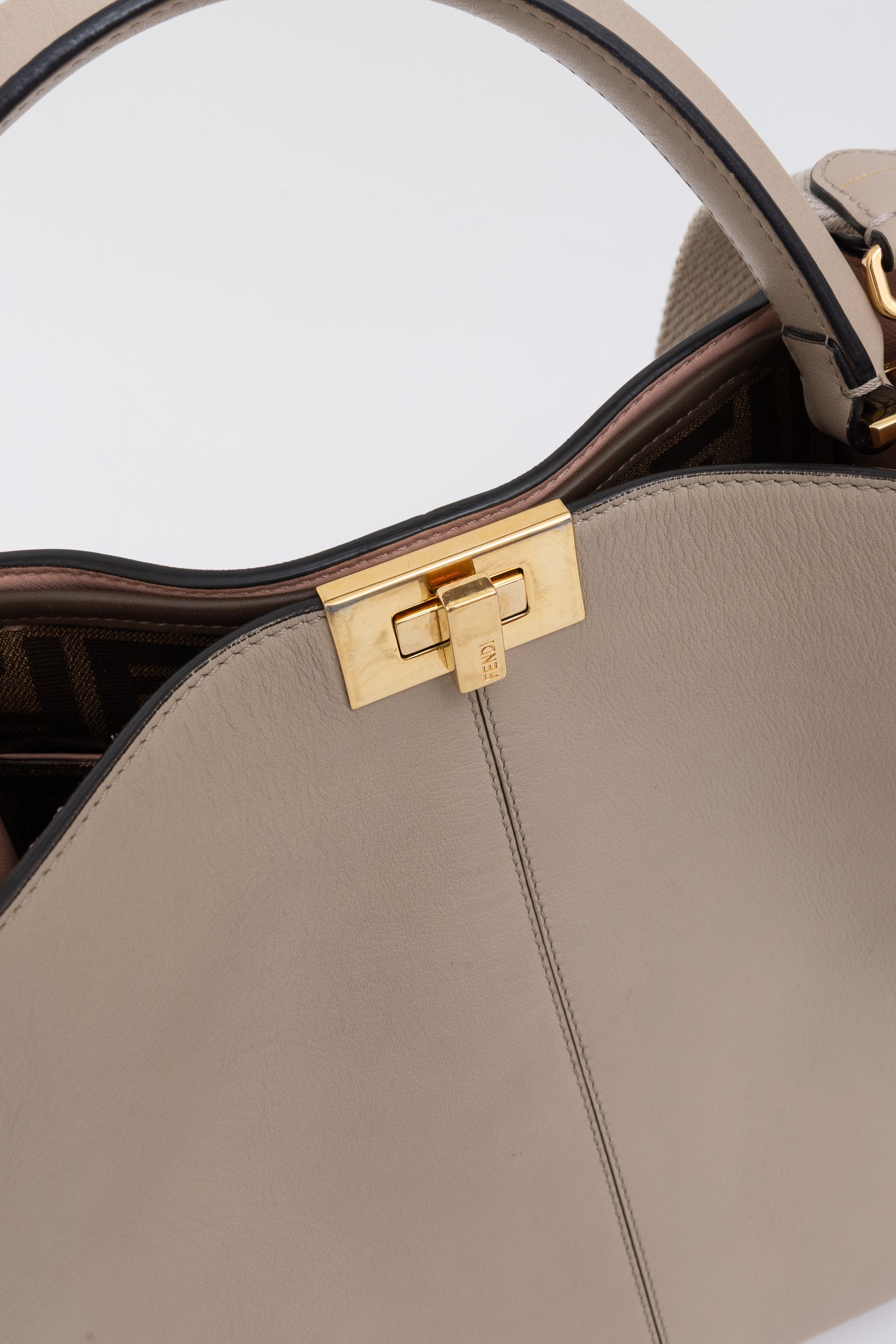 Medium Peekaboo X-Lite