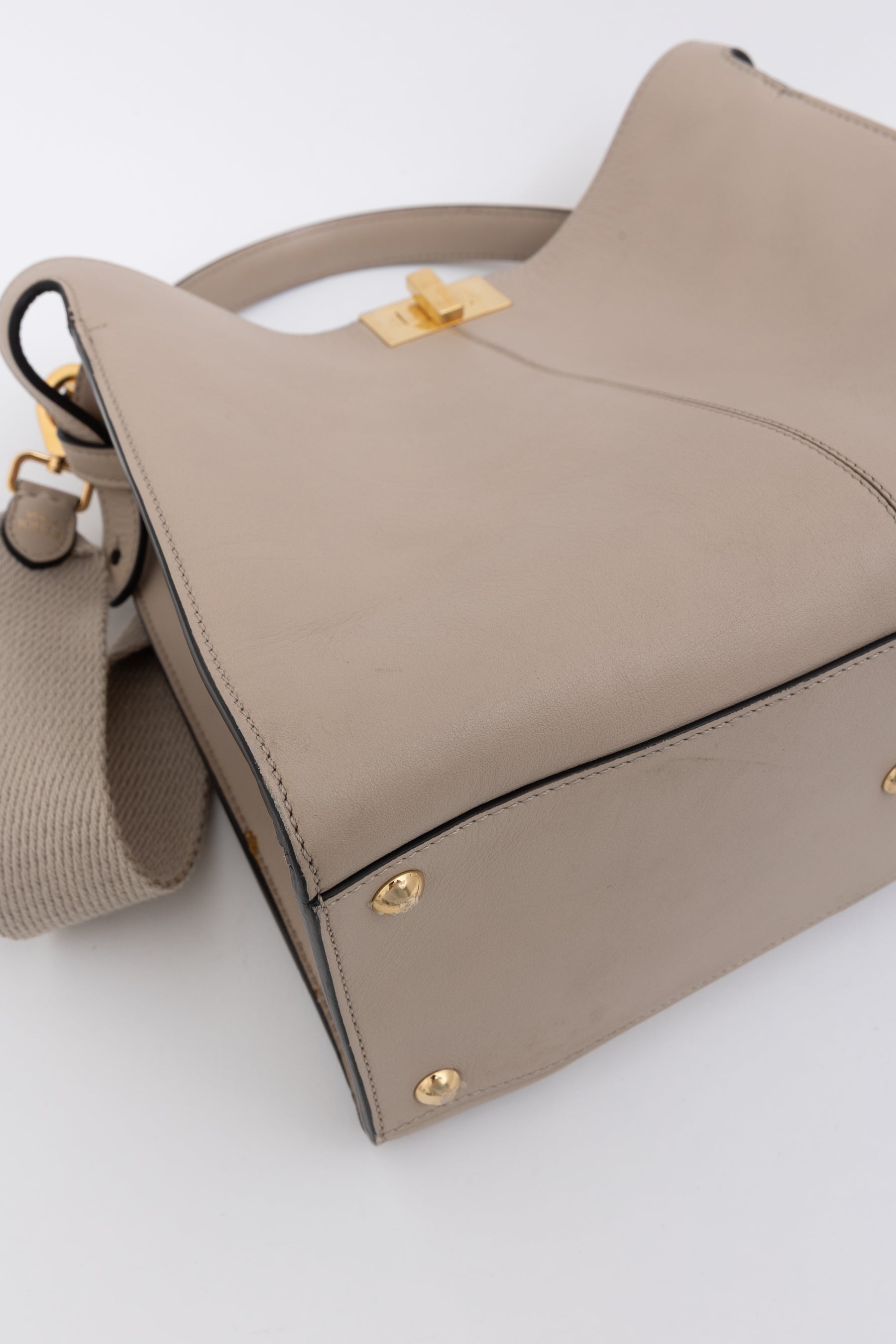 Medium Peekaboo X-Lite