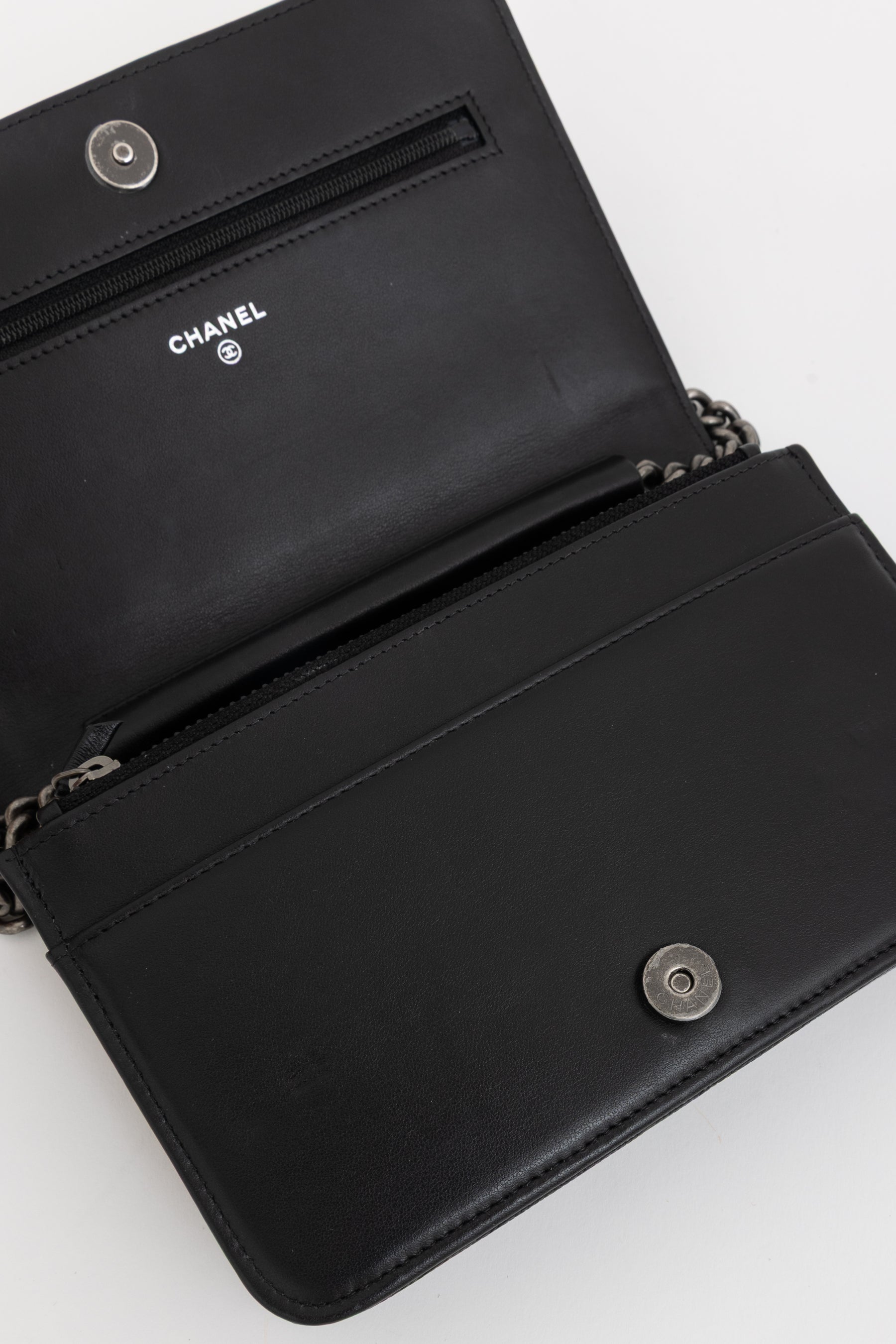 Boy Wallet on Chain