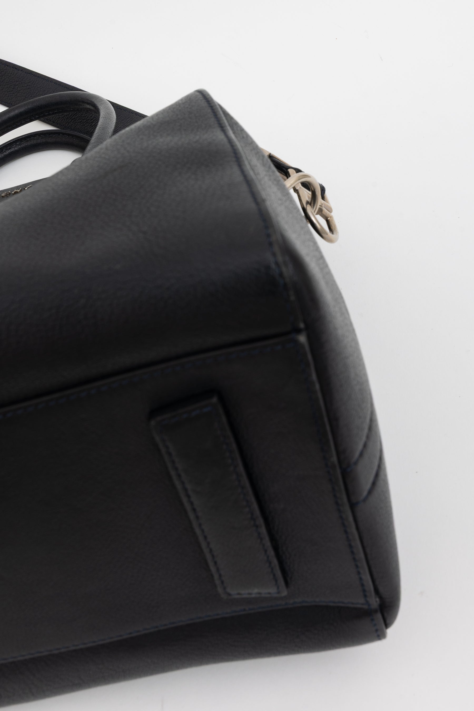 Medium Antigona Bag
