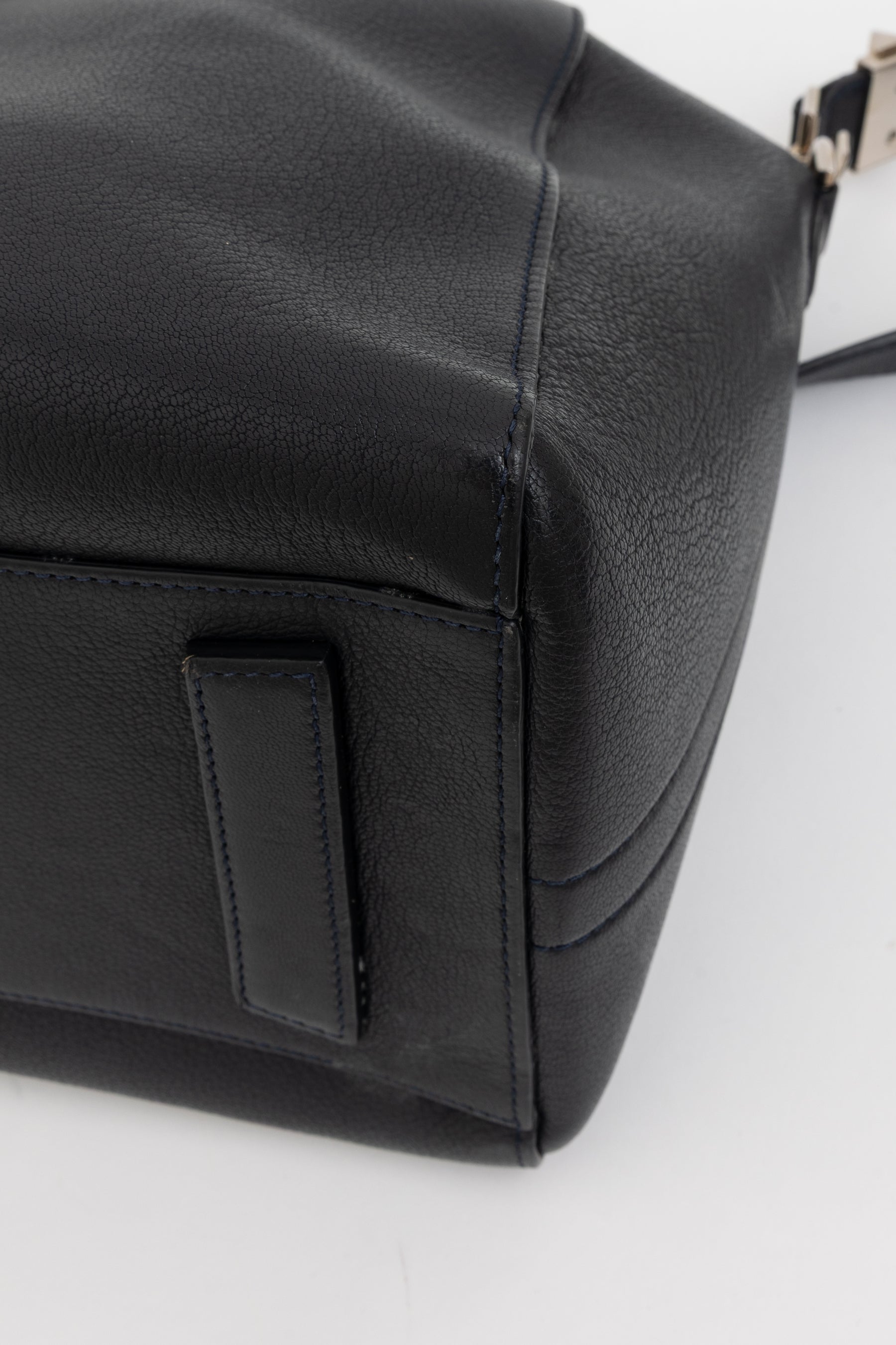Medium Antigona Bag