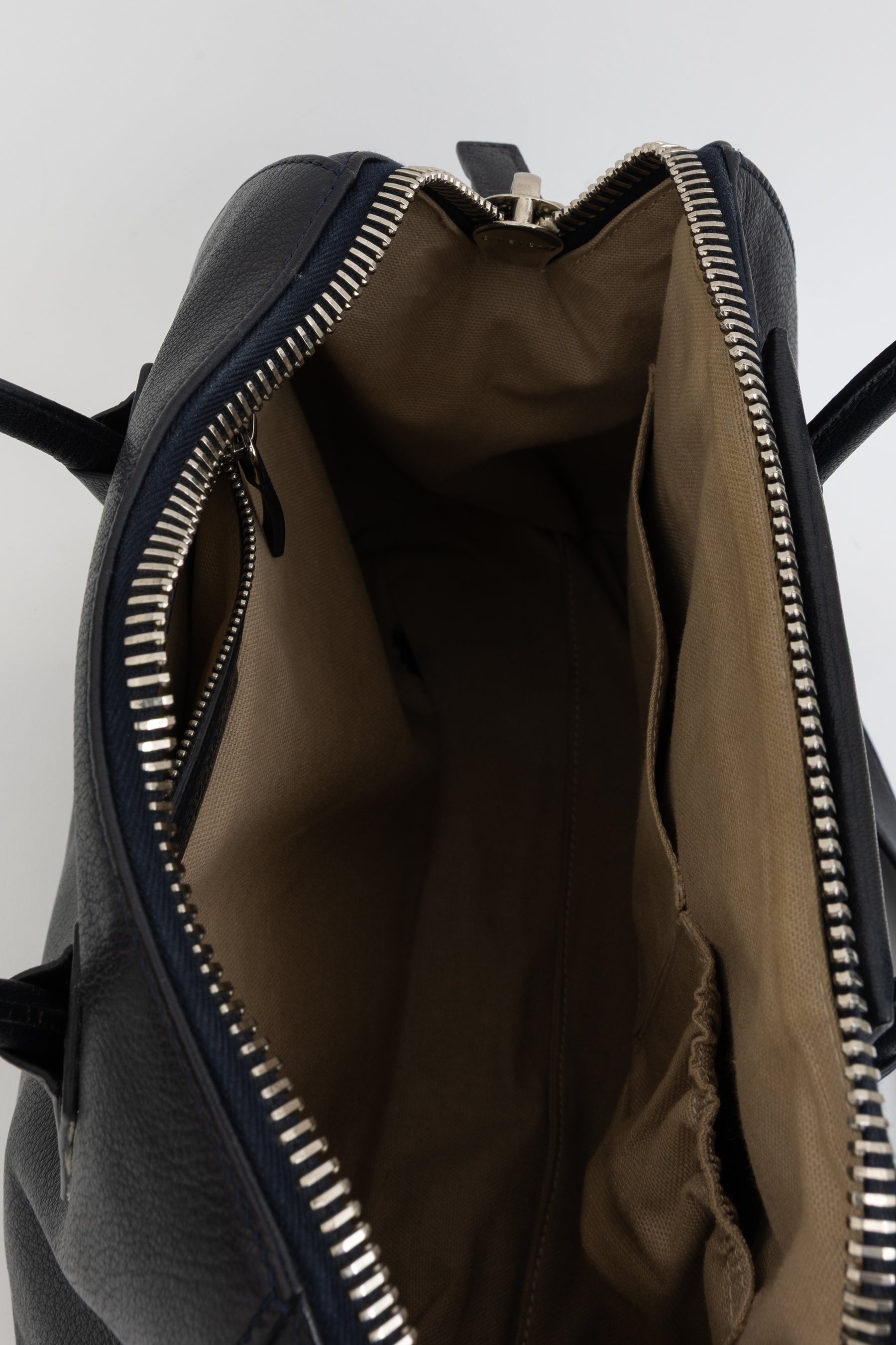 Medium Antigona Bag