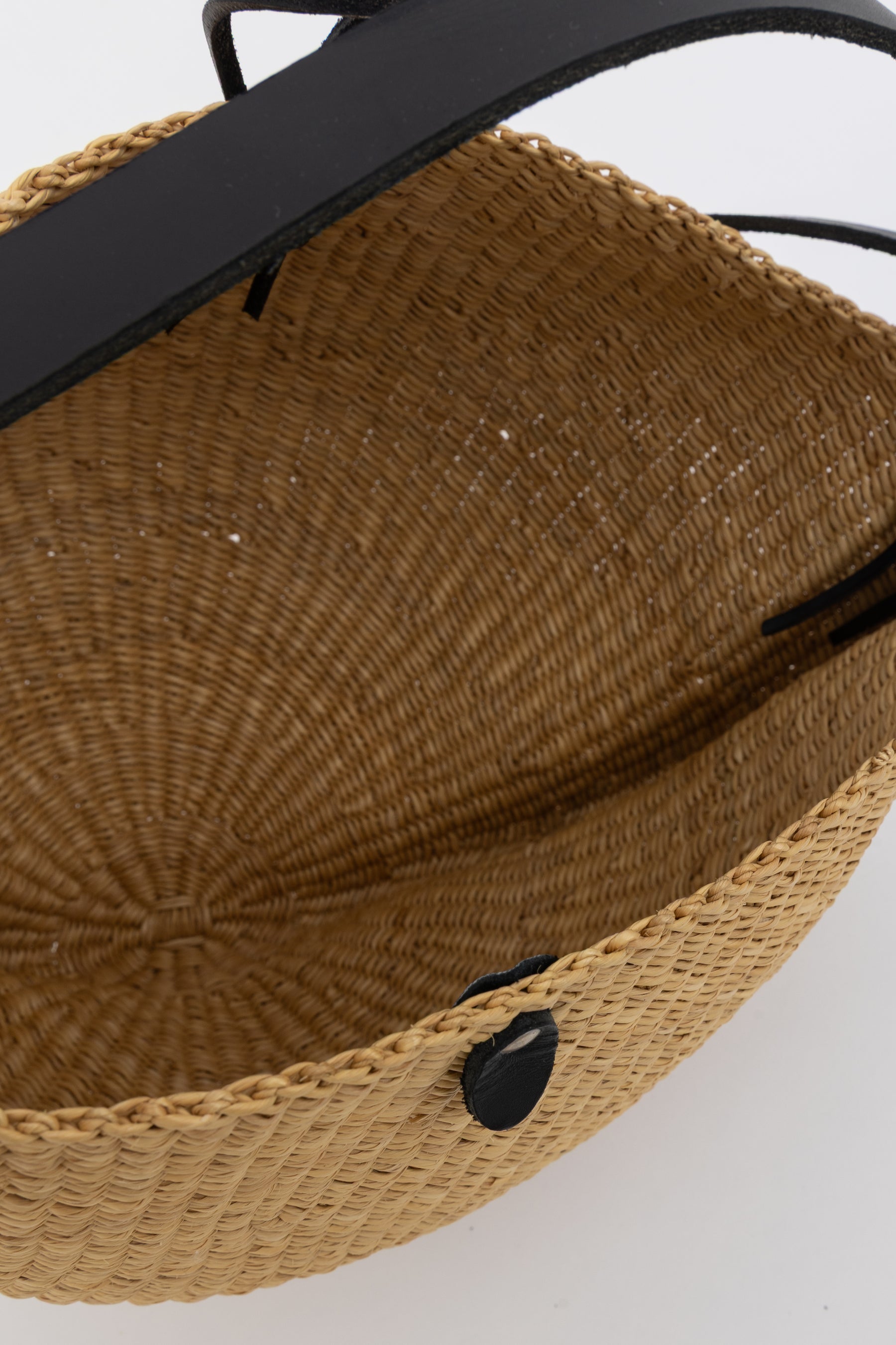 Akamae No. 33 Medium Walnut Bag