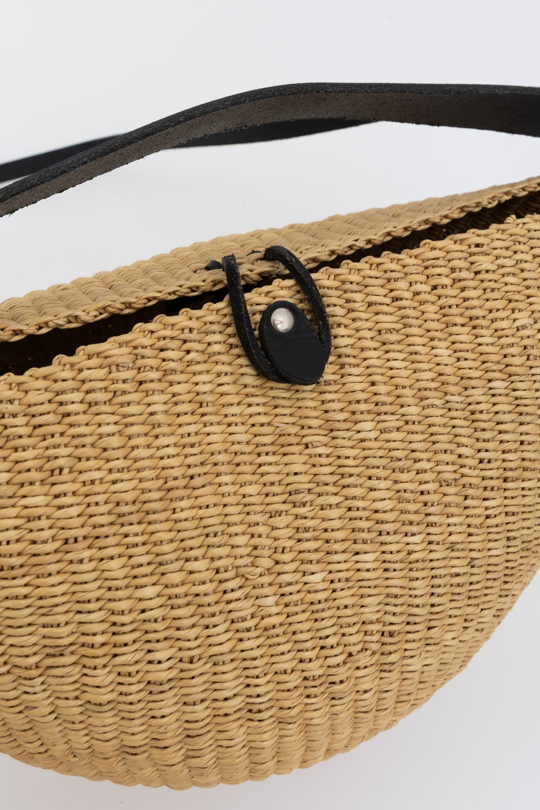 Akamae No. 33 Medium Walnut Bag