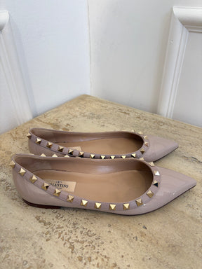 Valentino Garavani Rose Poudre Patent Rockstud Flats, 36