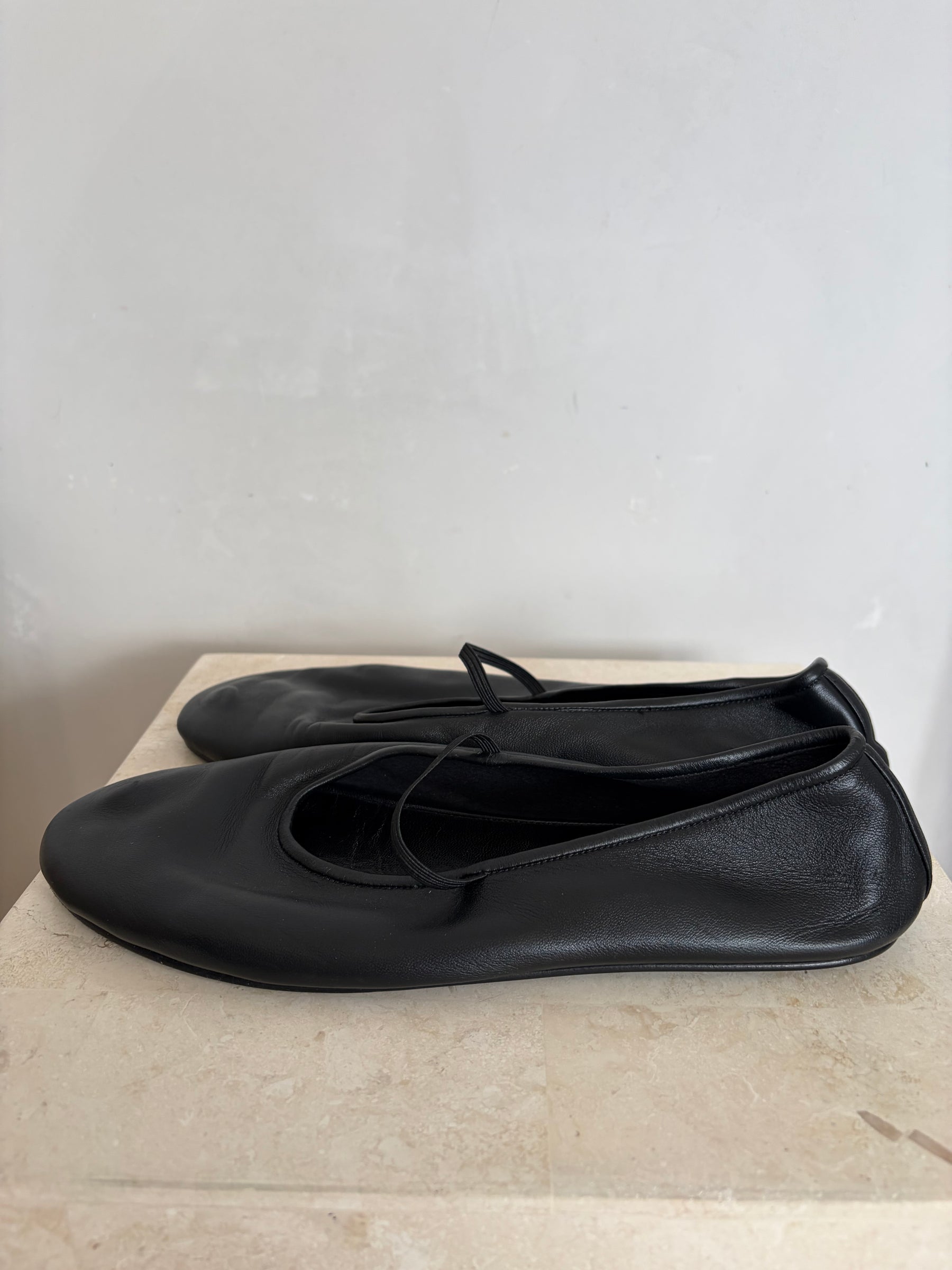 The Row Black Ballet Flats, 40