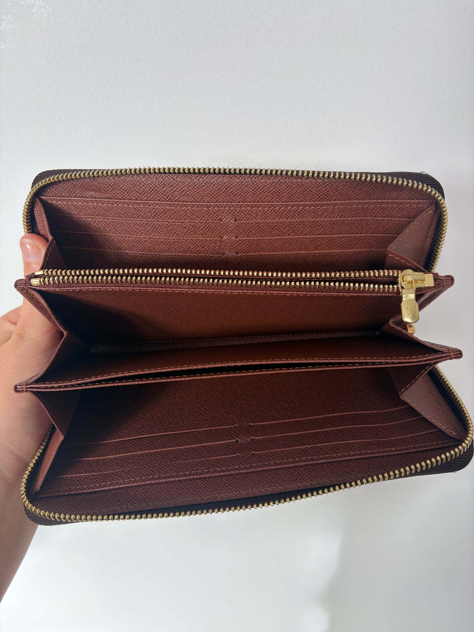 Louis Vuitton Monogram Zippy Wallet