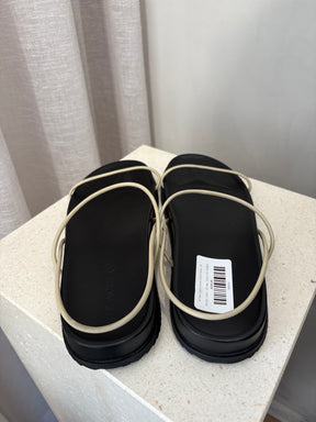 St Agni. Cream Leather Strappy Sandal, 41