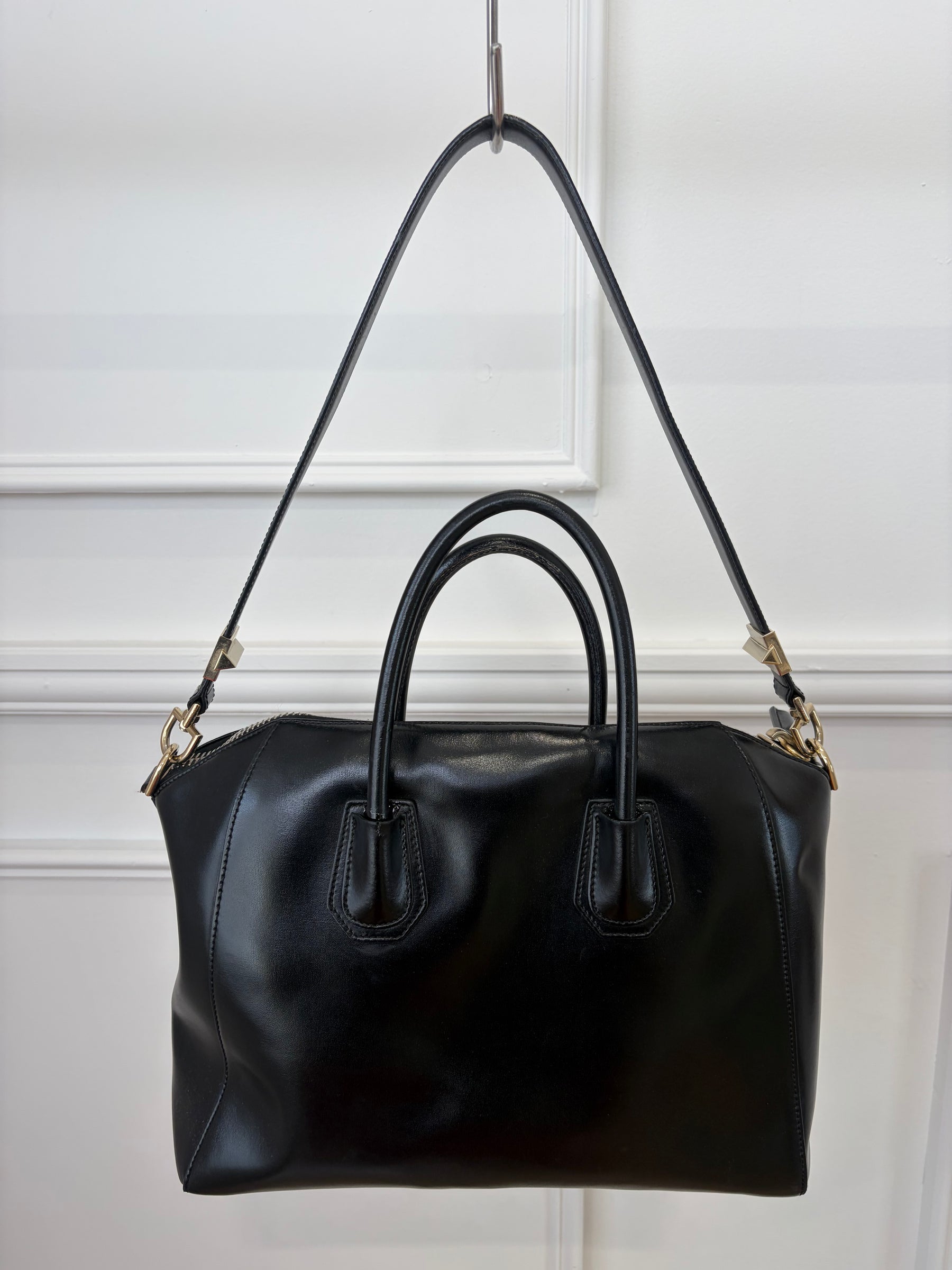 Givenchy Black Leather Medium Antigona Tote