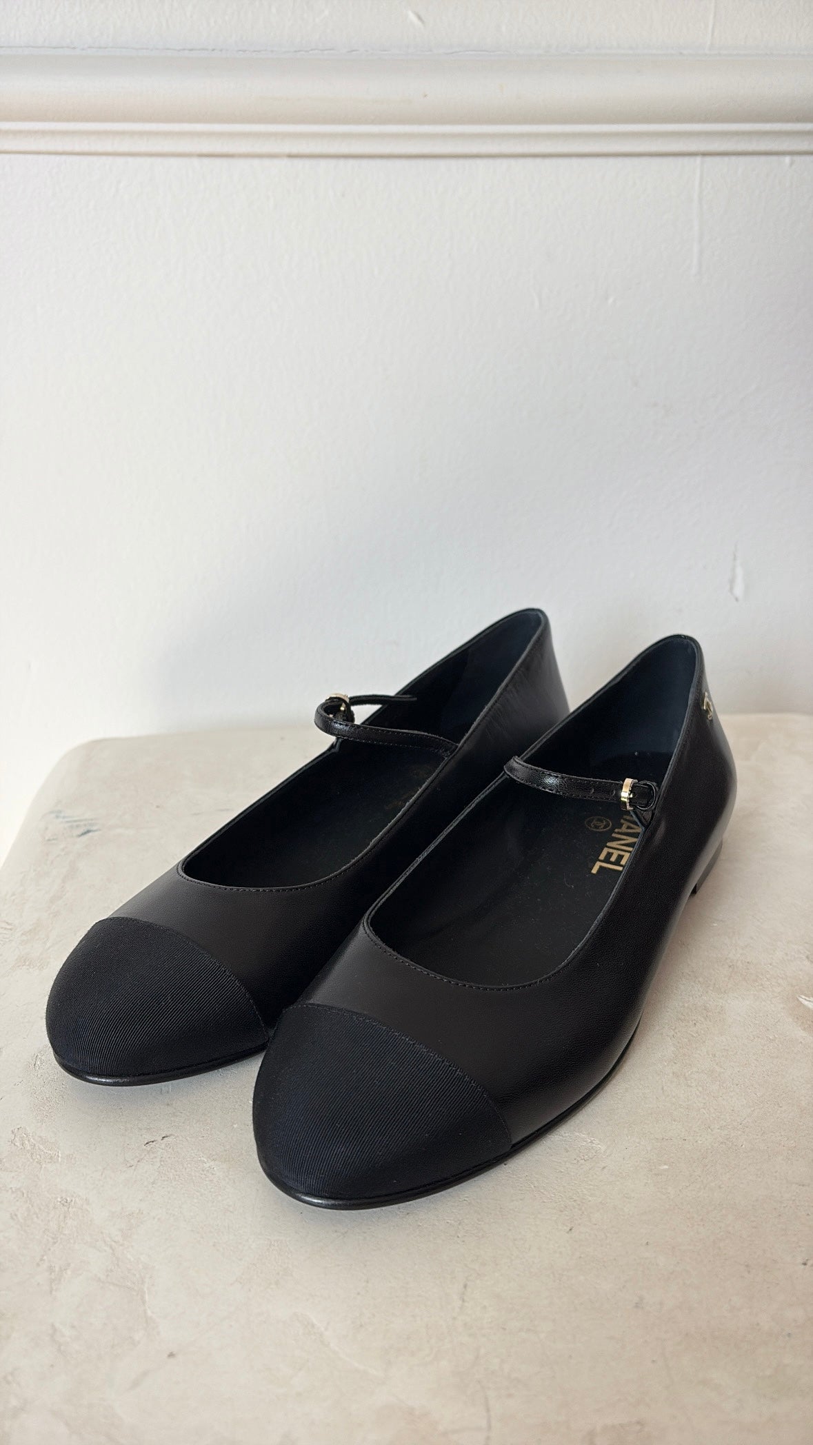 Chanel Black Leather And Grosgrain Mary Jane Flats, 39 C
