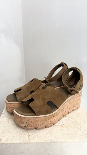 Hermès Khaki Suede Luce 30 Sandal, 39