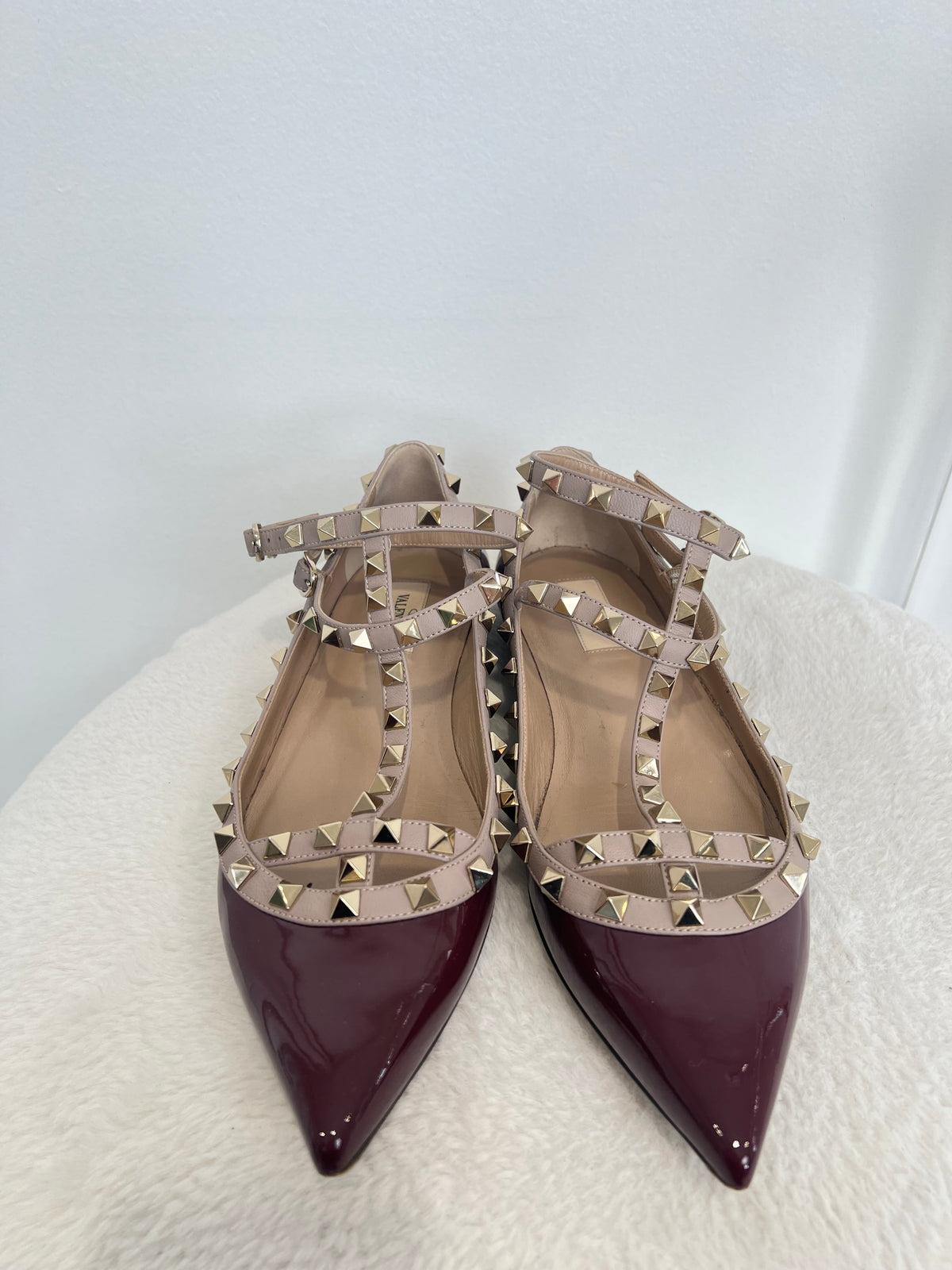 Valentino Garavani Burgundy Patent Pointed Rockstud Cage Flats, 40