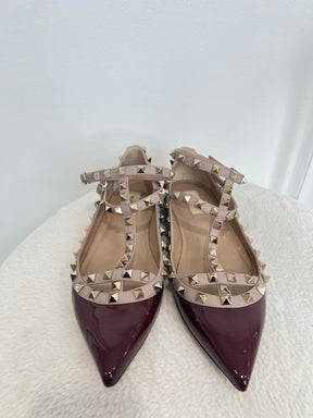 Valentino Garavani Burgundy Patent Pointed Rockstud Cage Flats, 40