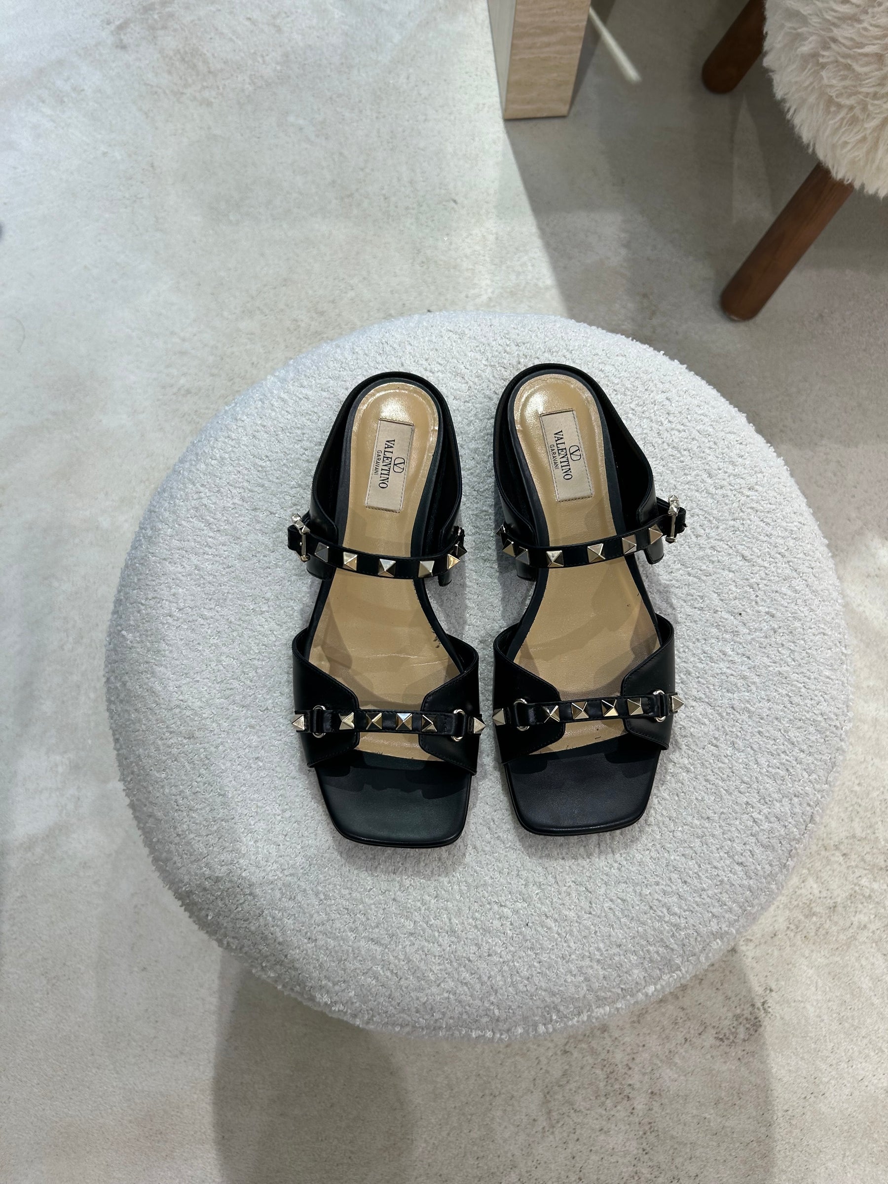 Valentino Garavani Rockstud Open Toe Sandals Black, 38 IT