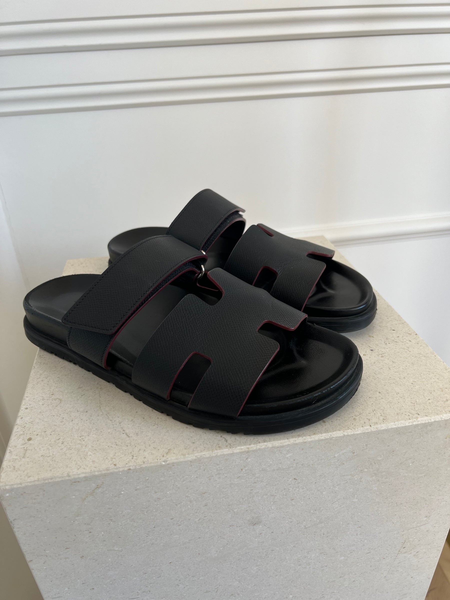 Hermès Black Epsom Leather with Red Edging Chypre Sandals, 41