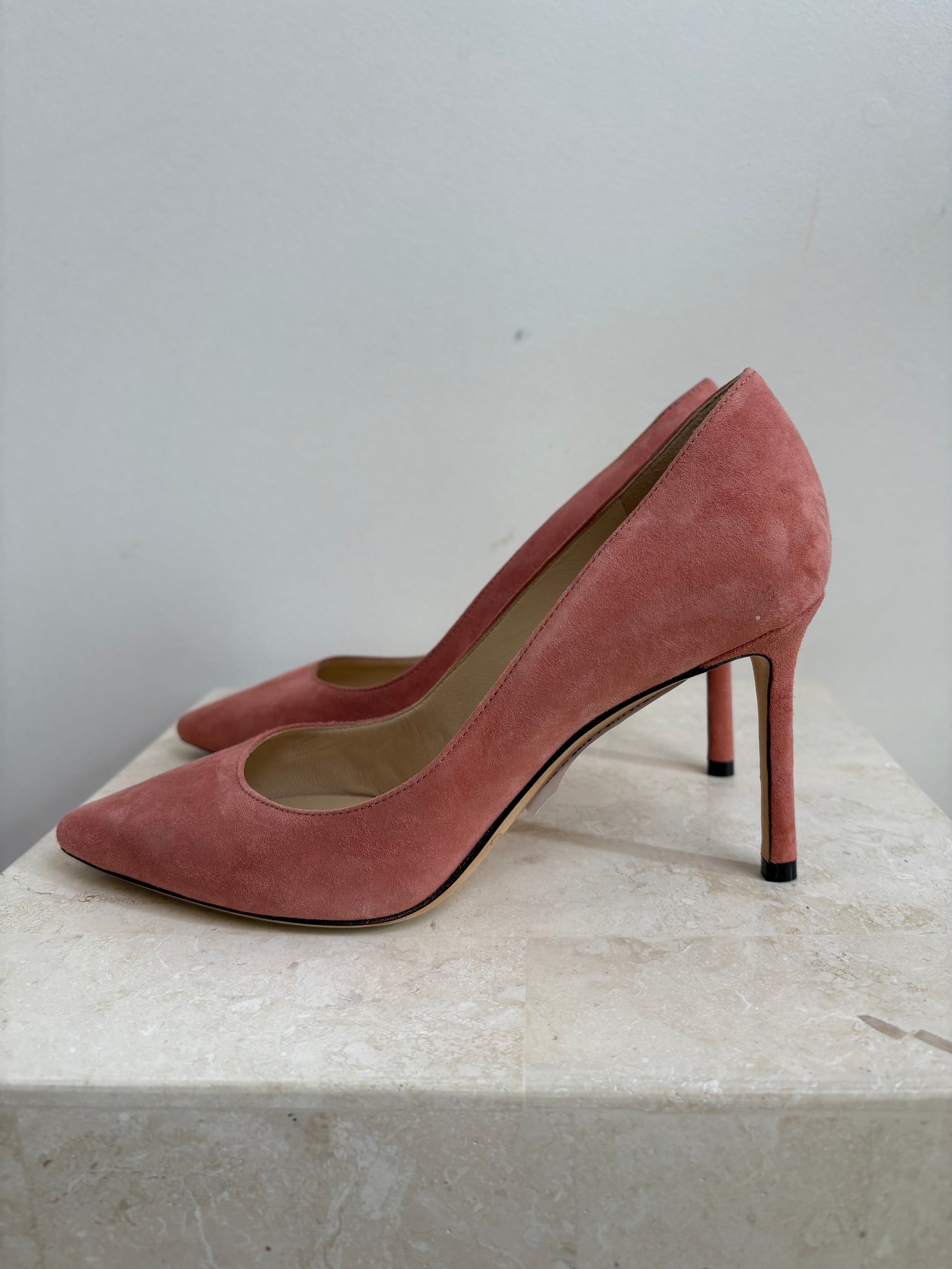Jimmy Choo Pink Suede Pointed Pump, 36