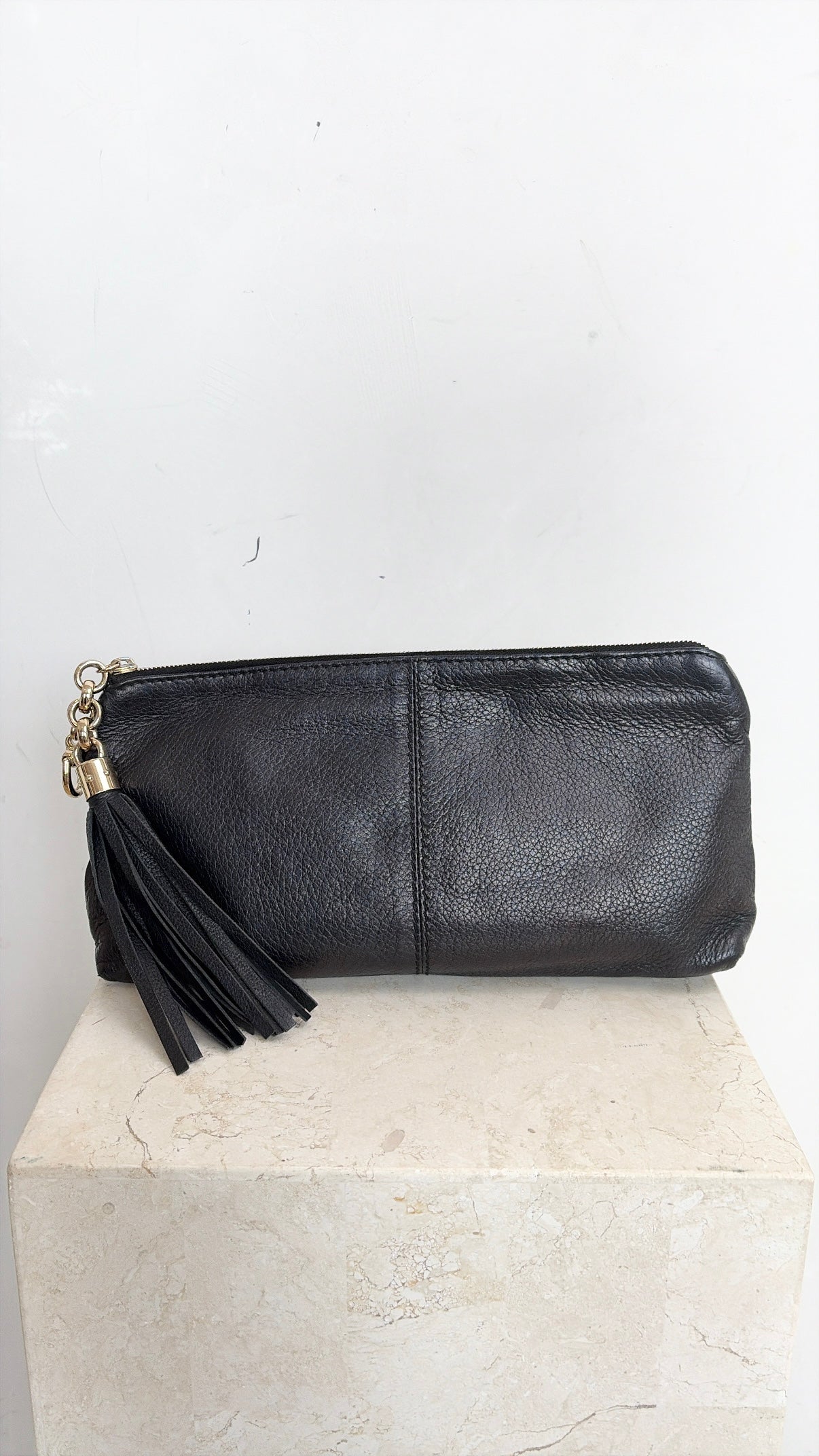 Gucci Black Leather Tassel Zipped Clutch