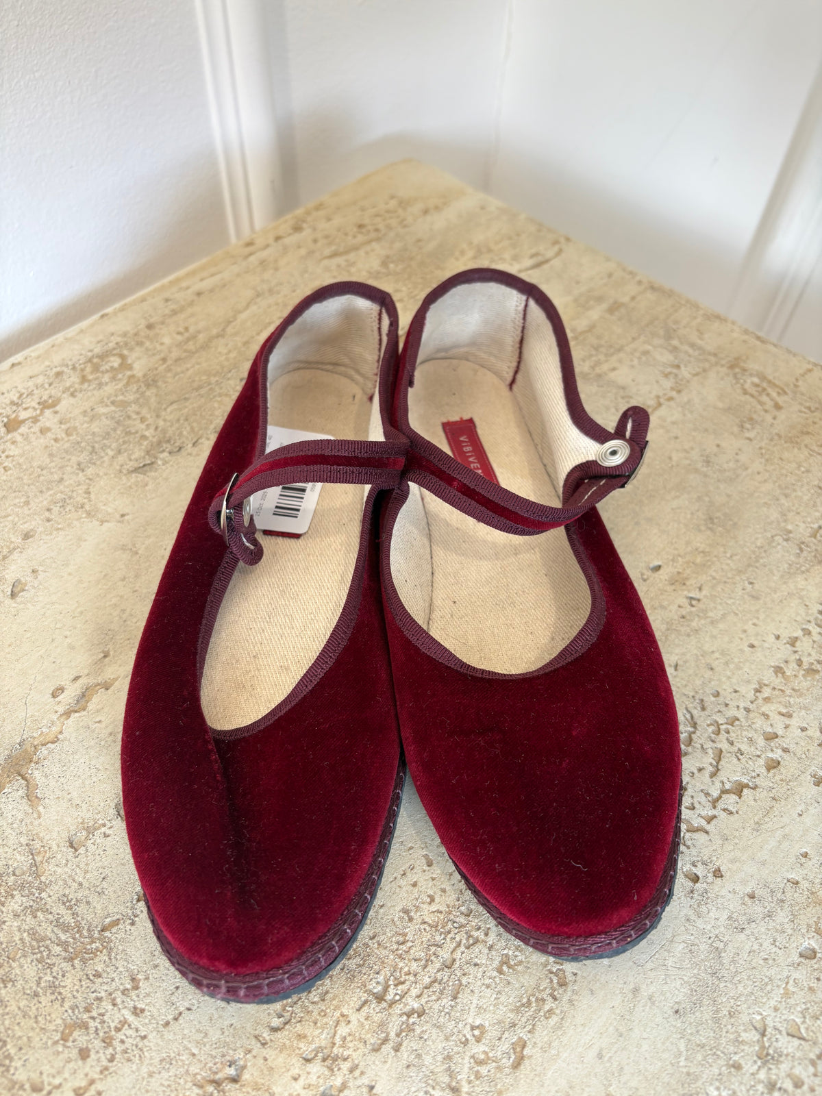 ViBi VENEZiA Marroon Velvet Mary Jane Flats, 40