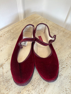 ViBi VENEZiA Marroon Velvet Mary Jane Flats, 40