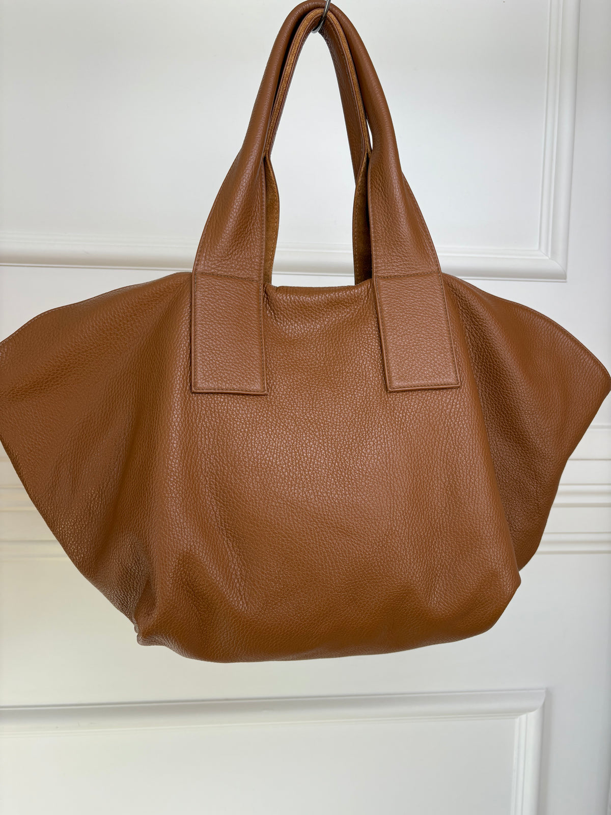 A-ESQUE Carmel Leather Oversized Tote Bag